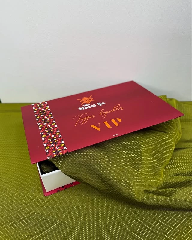 Türkmen fasonlar pombarh fasonlar Fasonlar 2025 fasonlar fason moda modalar Bezen bezen Türkmen fasonlar 2026 Türkmen fasonlar 2025 Türkmen fasonlar 2024 Türkmen fasonlar 2023 turkmenistan türkmenistan turkmen türkmen ashgabat  asgabat aşgabat balkan mary lebap dashoguz dasoguz daşoguz pombarh ponbarhat gulyupek gülýüpek stapel ştapel Gralan Çüýdeşen Abaýa Gadymy Krep Gurultaý 	Keteni Ýüpek Şifon Gipýur Lyon Welwet Atlas Kaşemir Streýç Suzana Ştapel Gülýüpek Pombarh Ýupka Gursakça Aksesuarlar Palto Penjek Okuw eşik Fata Sport eşik Uniforma Nakidka Öýme Şarf kompýuter ýaka ýaglyk Arenda köýnek 2nji el köýnek Taýyn köýnek Matalar Milli lybas milli lybaslar Toý köýnek Toý köýnekler toy koynek toy koynekler gundelik koynekler Gündelik	 
 köýnekler fata koynek Modern taze fason Eskiz koynektm turkmenkoynek türkmenkoynek fason moda moda fasonlar Iş eşik el iş	sada	ýakaly ýakasyz	keşdeli biserli	ýeňli giň nagyşly ýüregi açyk stoýka ýaka ýanly kombinasiýa 	zerli üsti aşak guşakly seçekli gysga ýeňli 