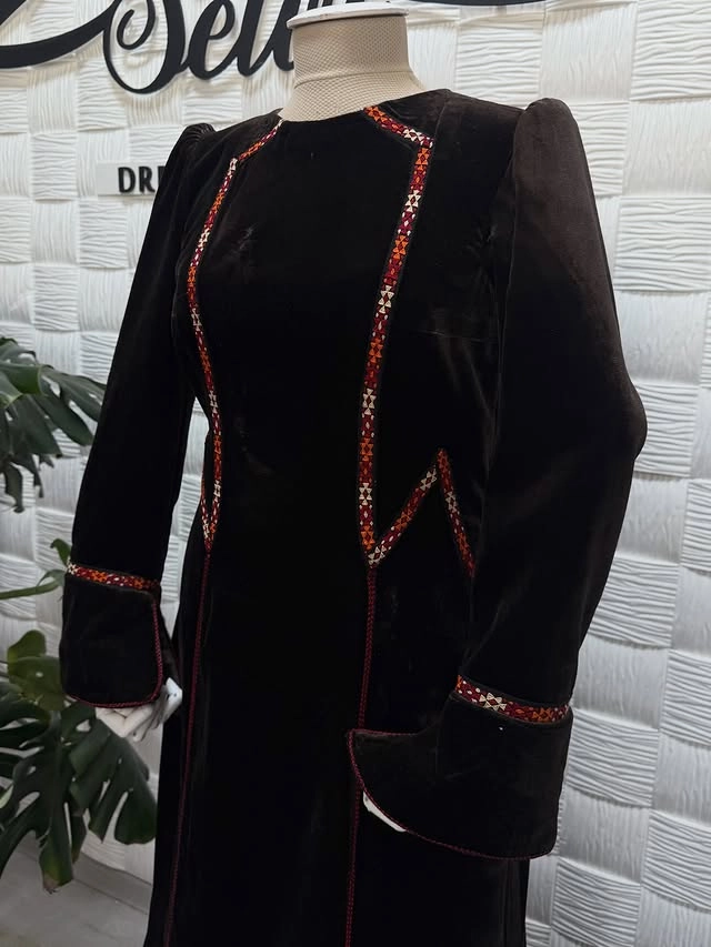 Türkmen fasonlar pombarh fasonlar Fasonlar 2025 fasonlar fason moda modalar Bezen bezen Türkmen fasonlar 2026 Türkmen fasonlar 2025 Türkmen fasonlar 2024 Türkmen fasonlar 2023 turkmenistan türkmenistan turkmen türkmen ashgabat  asgabat aşgabat balkan mary lebap dashoguz dasoguz daşoguz pombarh ponbarhat gulyupek gülýüpek stapel ştapel Gralan Çüýdeşen Abaýa Gadymy Krep Gurultaý 	Keteni Ýüpek Şifon Gipýur Lyon Welwet Atlas Kaşemir Streýç Suzana Ştapel Gülýüpek Pombarh Ýupka Gursakça Aksesuarlar Palto Penjek Okuw eşik Fata Sport eşik Uniforma Nakidka Öýme Şarf kompýuter ýaka ýaglyk Arenda köýnek 2nji el köýnek Taýyn köýnek Matalar Milli lybas milli lybaslar Toý köýnek Toý köýnekler toy koynek toy koynekler gundelik koynekler Gündelik	 
 köýnekler fata koynek Modern taze fason Eskiz koynektm turkmenkoynek türkmenkoynek fason moda moda fasonlar Iş eşik el iş	sada	ýakaly ýakasyz	keşdeli biserli	ýeňli giň nagyşly ýüregi açyk stoýka ýaka ýanly kombinasiýa 	zerli üsti aşak guşakly seçekli gysga ýeňli 