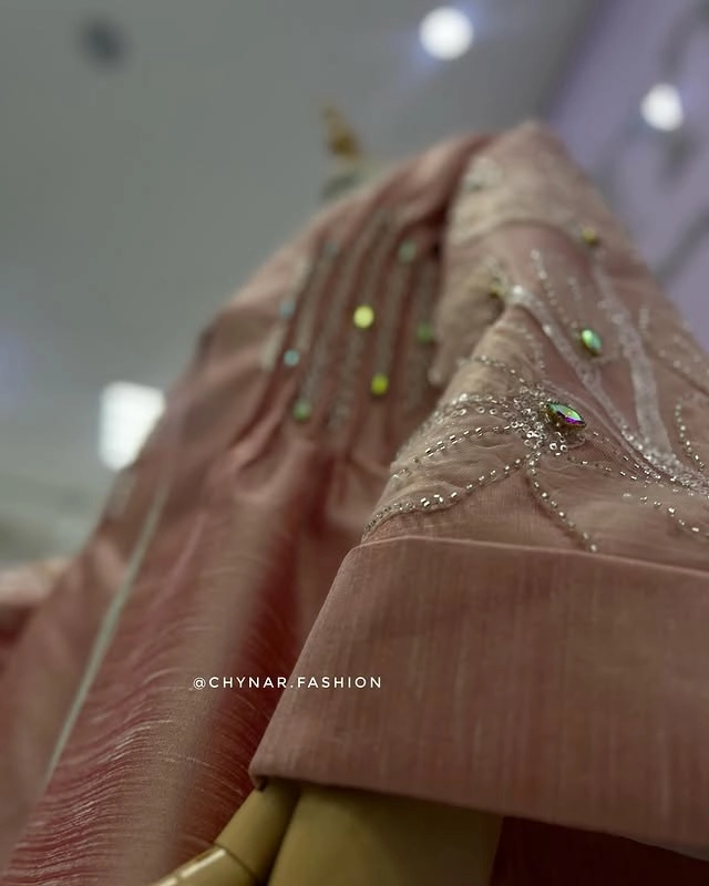 Türkmen fasonlar pombarh fasonlar Fasonlar 2025 fasonlar fason moda modalar Bezen bezen Türkmen fasonlar 2026 Türkmen fasonlar 2025 Türkmen fasonlar 2024 Türkmen fasonlar 2023 turkmenistan türkmenistan turkmen türkmen ashgabat  asgabat aşgabat balkan mary lebap dashoguz dasoguz daşoguz pombarh ponbarhat gulyupek gülýüpek stapel ştapel Gralan Çüýdeşen Abaýa Gadymy Krep Gurultaý 	Keteni Ýüpek Şifon Gipýur Lyon Welwet Atlas Kaşemir Streýç Suzana Ştapel Gülýüpek Pombarh Ýupka Gursakça Aksesuarlar Palto Penjek Okuw eşik Fata Sport eşik Uniforma Nakidka Öýme Şarf kompýuter ýaka ýaglyk Arenda köýnek 2nji el köýnek Taýyn köýnek Matalar Milli lybas milli lybaslar Toý köýnek Toý köýnekler toy koynek toy koynekler gundelik koynekler Gündelik	 
 köýnekler fata koynek Modern taze fason Eskiz koynektm turkmenkoynek türkmenkoynek fason moda moda fasonlar Iş eşik el iş	sada	ýakaly ýakasyz	keşdeli biserli	ýeňli giň nagyşly ýüregi açyk stoýka ýaka ýanly kombinasiýa 	zerli üsti aşak guşakly seçekli gysga ýeňli Şifon, Şantu Toý köýnek, Modern el iş, ýakasyz, ýeňli, giň, kombinasiýa 26-35, 35+ Gülgüne, Pudra tomus, guyz