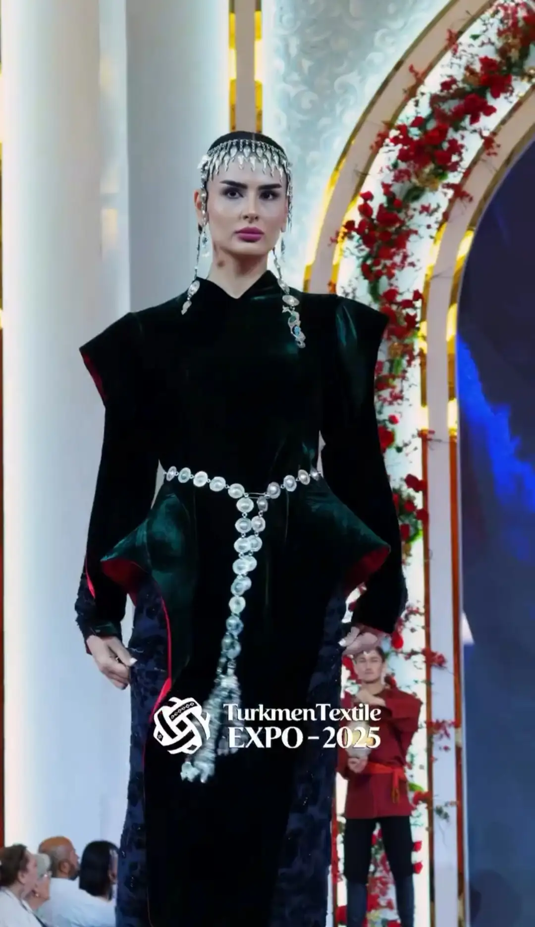 Türkmen fasonlar pombarh fasonlar Fasonlar 2025 fasonlar fason moda modalar Bezen bezen Türkmen fasonlar 2026 Türkmen fasonlar 2025 Türkmen fasonlar 2024 Türkmen fasonlar 2023 turkmenistan türkmenistan turkmen türkmen ashgabat  asgabat aşgabat balkan mary lebap dashoguz dasoguz daşoguz pombarh ponbarhat gulyupek gülýüpek stapel ştapel Gralan Çüýdeşen Abaýa Gadymy Krep Gurultaý 	Keteni Ýüpek Şifon Gipýur Lyon Welwet Atlas Kaşemir Streýç Suzana Ştapel Gülýüpek Pombarh Ýupka Gursakça Aksesuarlar Palto Penjek Okuw eşik Fata Sport eşik Uniforma Nakidka Öýme Şarf kompýuter ýaka ýaglyk Arenda köýnek 2nji el köýnek Taýyn köýnek Matalar Milli lybas milli lybaslar Toý köýnek Toý köýnekler toy koynek toy koynekler gundelik koynekler Gündelik	 
 köýnekler fata koynek Modern taze fason Eskiz koynektm turkmenkoynek türkmenkoynek fason moda moda fasonlar Iş eşik el iş	sada	ýakaly ýakasyz	keşdeli biserli	ýeňli giň nagyşly ýüregi açyk stoýka ýaka ýanly kombinasiýa 	zerli üsti aşak guşakly seçekli gysga ýeňli Panbarhat (Pombarh) Modern TürkmenTextile Expo 2025 17-25, 26-35 Goýy-gök, Goýy-ýaşyl yaz, gysh
