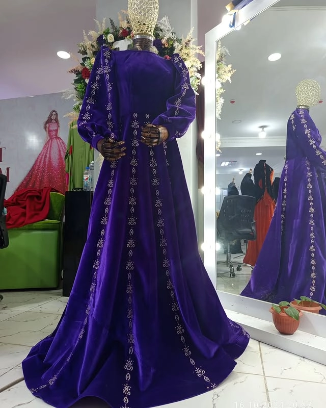 Türkmen fasonlar pombarh fasonlar Fasonlar 2025 fasonlar fason moda modalar Bezen bezen Türkmen fasonlar 2026 Türkmen fasonlar 2025 Türkmen fasonlar 2024 Türkmen fasonlar 2023 turkmenistan türkmenistan turkmen türkmen ashgabat  asgabat aşgabat balkan mary lebap dashoguz dasoguz daşoguz pombarh ponbarhat gulyupek gülýüpek stapel ştapel Gralan Çüýdeşen Abaýa Gadymy Krep Gurultaý 	Keteni Ýüpek Şifon Gipýur Lyon Welwet Atlas Kaşemir Streýç Suzana Ştapel Gülýüpek Pombarh Ýupka Gursakça Aksesuarlar Palto Penjek Okuw eşik Fata Sport eşik Uniforma Nakidka Öýme Şarf kompýuter ýaka ýaglyk Arenda köýnek 2nji el köýnek Taýyn köýnek Matalar Milli lybas milli lybaslar Toý köýnek Toý köýnekler toy koynek toy koynekler gundelik koynekler Gündelik	 
 köýnekler fata koynek Modern taze fason Eskiz koynektm turkmenkoynek türkmenkoynek fason moda moda fasonlar Iş eşik el iş	sada	ýakaly ýakasyz	keşdeli biserli	ýeňli giň nagyşly ýüregi açyk stoýka ýaka ýanly kombinasiýa 	zerli üsti aşak guşakly seçekli gysga ýeňli Panbarhat (Pombarh) Toý köýnek ýakasyz, ýeňli, giň, nagyşly 26-35, 35+ Goýy-gök, #4B2C75 yaz, guyz, gysh