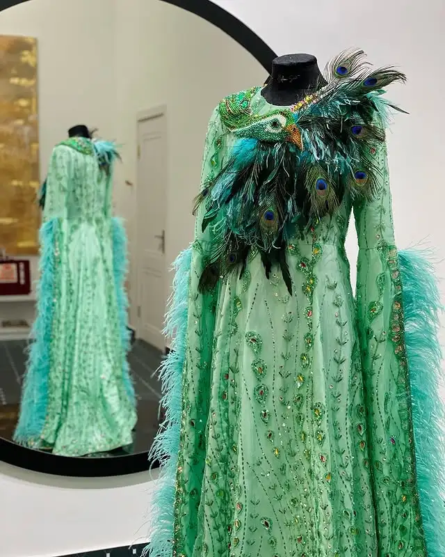 Türkmen fasonlar pombarh fasonlar Fasonlar 2025 fasonlar fason moda modalar Bezen bezen Türkmen fasonlar 2026 Türkmen fasonlar 2025 Türkmen fasonlar 2024 Türkmen fasonlar 2023 turkmenistan türkmenistan turkmen türkmen ashgabat  asgabat aşgabat balkan mary lebap dashoguz dasoguz daşoguz pombarh ponbarhat gulyupek gülýüpek stapel ştapel Gralan Çüýdeşen Abaýa Gadymy Krep Gurultaý 	Keteni Ýüpek Şifon Gipýur Lyon Welwet Atlas Kaşemir Streýç Suzana Ştapel Gülýüpek Pombarh Ýupka Gursakça Aksesuarlar Palto Penjek Okuw eşik Fata Sport eşik Uniforma Nakidka Öýme Şarf kompýuter ýaka ýaglyk Arenda köýnek 2nji el köýnek Taýyn köýnek Matalar Milli lybas milli lybaslar Toý köýnek Toý köýnekler toy koynek toy koynekler gundelik koynekler Gündelik	 
 köýnekler fata koynek Modern taze fason Eskiz koynektm turkmenkoynek türkmenkoynek fason moda moda fasonlar Iş eşik el iş	sada	ýakaly ýakasyz	keşdeli biserli	ýeňli giň nagyşly ýüregi açyk stoýka ýaka ýanly kombinasiýa 	zerli üsti aşak guşakly seçekli gysga ýeňli Şifon Toý köýnek, Modern el iş, ýakasyz, biserli, ýeňli, giň, nagyşly 26-35 Ýaşyl yaz, guyz