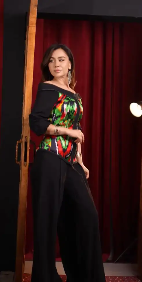 Türkmen fasonlar pombarh fasonlar Fasonlar 2025 fasonlar fason moda modalar Bezen bezen Türkmen fasonlar 2026 Türkmen fasonlar 2025 Türkmen fasonlar 2024 Türkmen fasonlar 2023 turkmenistan türkmenistan turkmen türkmen ashgabat  asgabat aşgabat balkan mary lebap dashoguz dasoguz daşoguz pombarh ponbarhat gulyupek gülýüpek stapel ştapel Gralan Çüýdeşen Abaýa Gadymy Krep Gurultaý 	Keteni Ýüpek Şifon Gipýur Lyon Welwet Atlas Kaşemir Streýç Suzana Ştapel Gülýüpek Pombarh Ýupka Gursakça Aksesuarlar Palto Penjek Okuw eşik Fata Sport eşik Uniforma Nakidka Öýme Şarf kompýuter ýaka ýaglyk Arenda köýnek 2nji el köýnek Taýyn köýnek Matalar Milli lybas milli lybaslar Toý köýnek Toý köýnekler toy koynek toy koynekler gundelik koynekler Gündelik	 
 köýnekler fata koynek Modern taze fason Eskiz koynektm turkmenkoynek türkmenkoynek fason moda moda fasonlar Iş eşik el iş	sada	ýakaly ýakasyz	keşdeli biserli	ýeňli giň nagyşly ýüregi açyk stoýka ýaka ýanly kombinasiýa 	zerli üsti aşak guşakly seçekli gysga ýeňli Modern ýakasyz, gysga ýeňli, üsti aşak 17-25, 26-35 Gara yaz, tomus, guyz