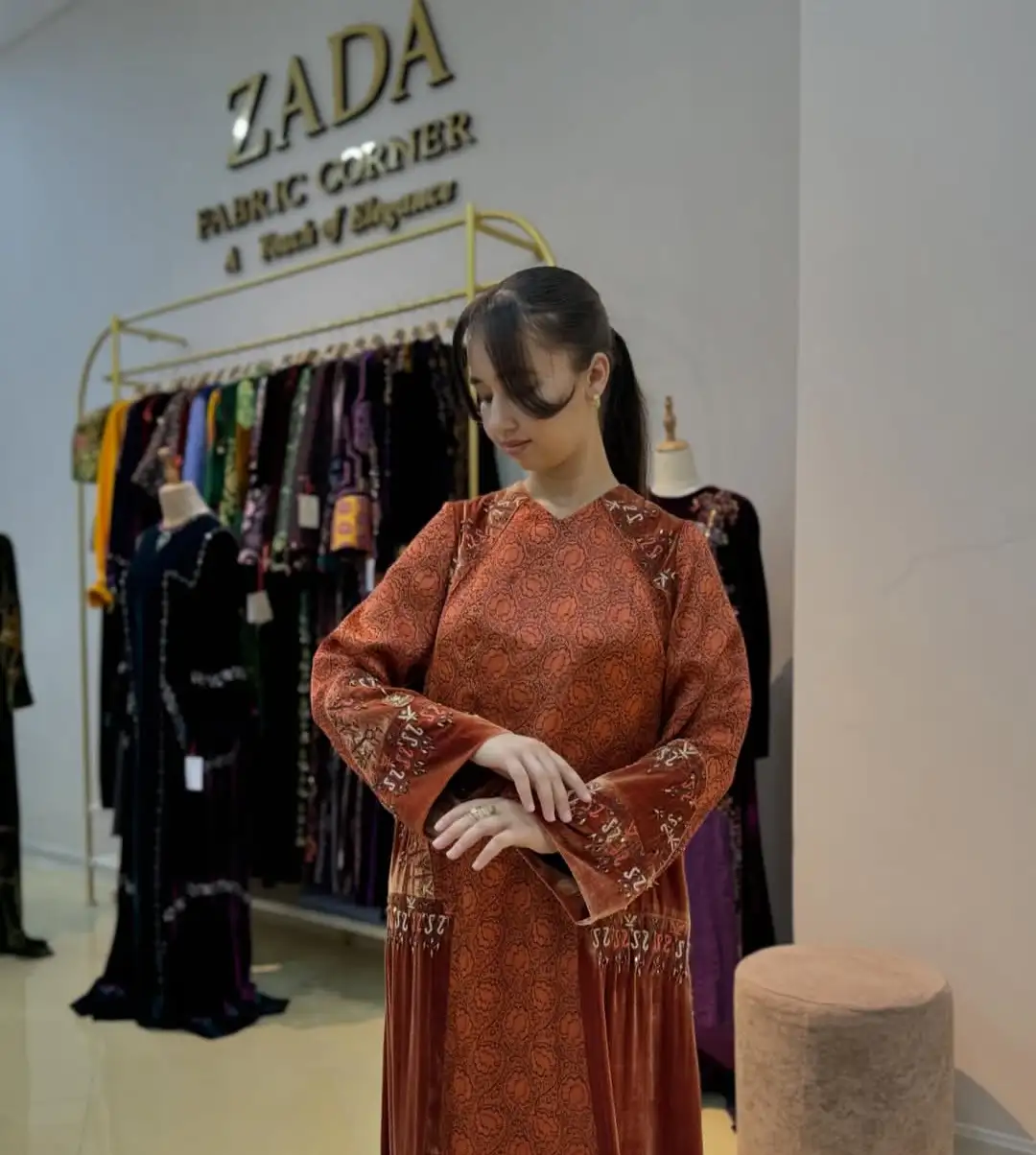 Türkmen fasonlar pombarh fasonlar Fasonlar 2025 fasonlar fason moda modalar Bezen bezen Türkmen fasonlar 2026 Türkmen fasonlar 2025 Türkmen fasonlar 2024 Türkmen fasonlar 2023 turkmenistan türkmenistan turkmen türkmen ashgabat  asgabat aşgabat balkan mary lebap dashoguz dasoguz daşoguz pombarh ponbarhat gulyupek gülýüpek stapel ştapel Gralan Çüýdeşen Abaýa Gadymy Krep Gurultaý 	Keteni Ýüpek Şifon Gipýur Lyon Welwet Atlas Kaşemir Streýç Suzana Ştapel Gülýüpek Pombarh Ýupka Gursakça Aksesuarlar Palto Penjek Okuw eşik Fata Sport eşik Uniforma Nakidka Öýme Şarf kompýuter ýaka ýaglyk Arenda köýnek 2nji el köýnek Taýyn köýnek Matalar Milli lybas milli lybaslar Toý köýnek Toý köýnekler toy koynek toy koynekler gundelik koynekler Gündelik	 
 köýnekler fata koynek Modern taze fason Eskiz koynektm turkmenkoynek türkmenkoynek fason moda moda fasonlar Iş eşik el iş	sada	ýakaly ýakasyz	keşdeli biserli	ýeňli giň nagyşly ýüregi açyk stoýka ýaka ýanly kombinasiýa 	zerli üsti aşak guşakly seçekli gysga ýeňli 