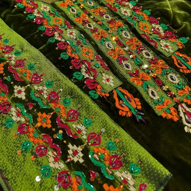 Türkmen fasonlar pombarh fasonlar Fasonlar 2025 fasonlar fason moda modalar Bezen bezen Türkmen fasonlar 2026 Türkmen fasonlar 2025 Türkmen fasonlar 2024 Türkmen fasonlar 2023 turkmenistan türkmenistan turkmen türkmen ashgabat  asgabat aşgabat balkan mary lebap dashoguz dasoguz daşoguz pombarh ponbarhat gulyupek gülýüpek stapel ştapel Gralan Çüýdeşen Abaýa Gadymy Krep Gurultaý 	Keteni Ýüpek Şifon Gipýur Lyon Welwet Atlas Kaşemir Streýç Suzana Ştapel Gülýüpek Pombarh Ýupka Gursakça Aksesuarlar Palto Penjek Okuw eşik Fata Sport eşik Uniforma Nakidka Öýme Şarf kompýuter ýaka ýaglyk Arenda köýnek 2nji el köýnek Taýyn köýnek Matalar Milli lybas milli lybaslar Toý köýnek Toý köýnekler toy koynek toy koynekler gundelik koynekler Gündelik	 
 köýnekler fata koynek Modern taze fason Eskiz koynektm turkmenkoynek türkmenkoynek fason moda moda fasonlar Iş eşik el iş	sada	ýakaly ýakasyz	keşdeli biserli	ýeňli giň nagyşly ýüregi açyk stoýka ýaka ýanly kombinasiýa 	zerli üsti aşak guşakly seçekli gysga ýeňli Panbarhat (Pombarh) Toý köýnek, Milli lybas el iş, keşdeli, biserli, ýeňli, giň, nagyşly 26-35 Ýaşyl, Goýy-ýaşyl yaz, guyz, gysh