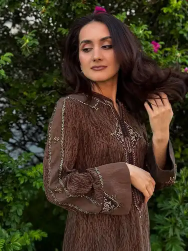 Türkmen fasonlar pombarh fasonlar Fasonlar 2025 fasonlar fason moda modalar Bezen bezen Türkmen fasonlar 2026 Türkmen fasonlar 2025 Türkmen fasonlar 2024 Türkmen fasonlar 2023 turkmenistan türkmenistan turkmen türkmen ashgabat  asgabat aşgabat balkan mary lebap dashoguz dasoguz daşoguz pombarh ponbarhat gulyupek gülýüpek stapel ştapel Gralan Çüýdeşen Abaýa Gadymy Krep Gurultaý 	Keteni Ýüpek Şifon Gipýur Lyon Welwet Atlas Kaşemir Streýç Suzana Ştapel Gülýüpek Pombarh Ýupka Gursakça Aksesuarlar Palto Penjek Okuw eşik Fata Sport eşik Uniforma Nakidka Öýme Şarf kompýuter ýaka ýaglyk Arenda köýnek 2nji el köýnek Taýyn köýnek Matalar Milli lybas milli lybaslar Toý köýnek Toý köýnekler toy koynek toy koynekler gundelik koynekler Gündelik	 
 köýnekler fata koynek Modern taze fason Eskiz koynektm turkmenkoynek türkmenkoynek fason moda moda fasonlar Iş eşik el iş	sada	ýakaly ýakasyz	keşdeli biserli	ýeňli giň nagyşly ýüregi açyk stoýka ýaka ýanly kombinasiýa 	zerli üsti aşak guşakly seçekli gysga ýeňli Gülýüpek Gündelik el iş, ýakaly, ýeňli, giň 26-35 Goňur yaz, tomus, guyz