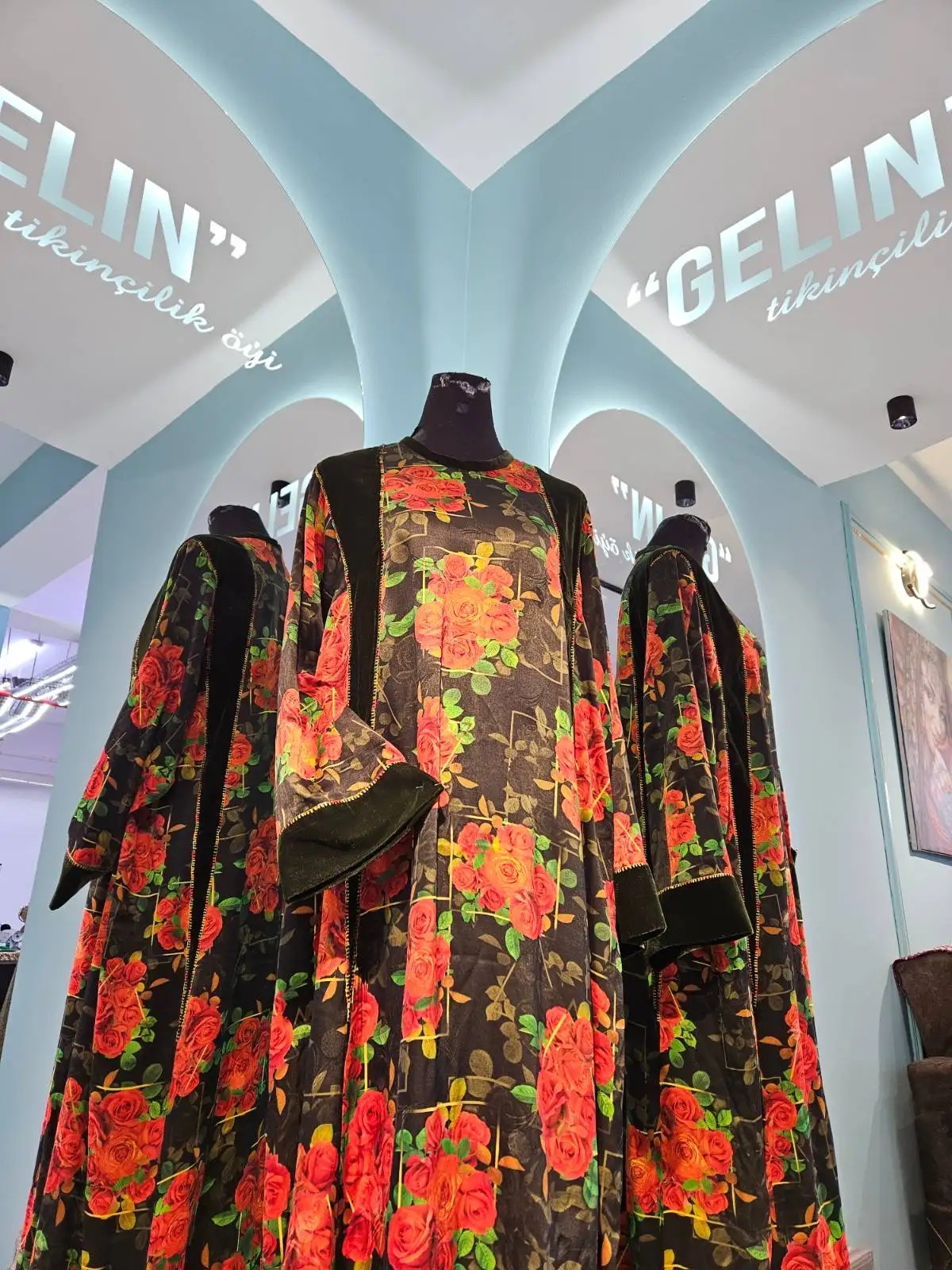 Türkmen fasonlar pombarh fasonlar Fasonlar 2025 fasonlar fason moda modalar Bezen bezen Türkmen fasonlar 2026 Türkmen fasonlar 2025 Türkmen fasonlar 2024 Türkmen fasonlar 2023 turkmenistan türkmenistan turkmen türkmen ashgabat  asgabat aşgabat balkan mary lebap dashoguz dasoguz daşoguz pombarh ponbarhat gulyupek gülýüpek stapel ştapel Gralan Çüýdeşen Abaýa Gadymy Krep Gurultaý 	Keteni Ýüpek Şifon Gipýur Lyon Welwet Atlas Kaşemir Streýç Suzana Ştapel Gülýüpek Pombarh Ýupka Gursakça Aksesuarlar Palto Penjek Okuw eşik Fata Sport eşik Uniforma Nakidka Öýme Şarf kompýuter ýaka ýaglyk Arenda köýnek 2nji el köýnek Taýyn köýnek Matalar Milli lybas milli lybaslar Toý köýnek Toý köýnekler toy koynek toy koynekler gundelik koynekler Gündelik	 
 köýnekler fata koynek Modern taze fason Eskiz koynektm turkmenkoynek türkmenkoynek fason moda moda fasonlar Iş eşik el iş	sada	ýakaly ýakasyz	keşdeli biserli	ýeňli giň nagyşly ýüregi açyk stoýka ýaka ýanly kombinasiýa 	zerli üsti aşak guşakly seçekli gysga ýeňli Gülýüpek, Panbarhat (Pombarh) Gündelik el iş, ýeňli, giň 17-25, 35+ Mämişi guyz