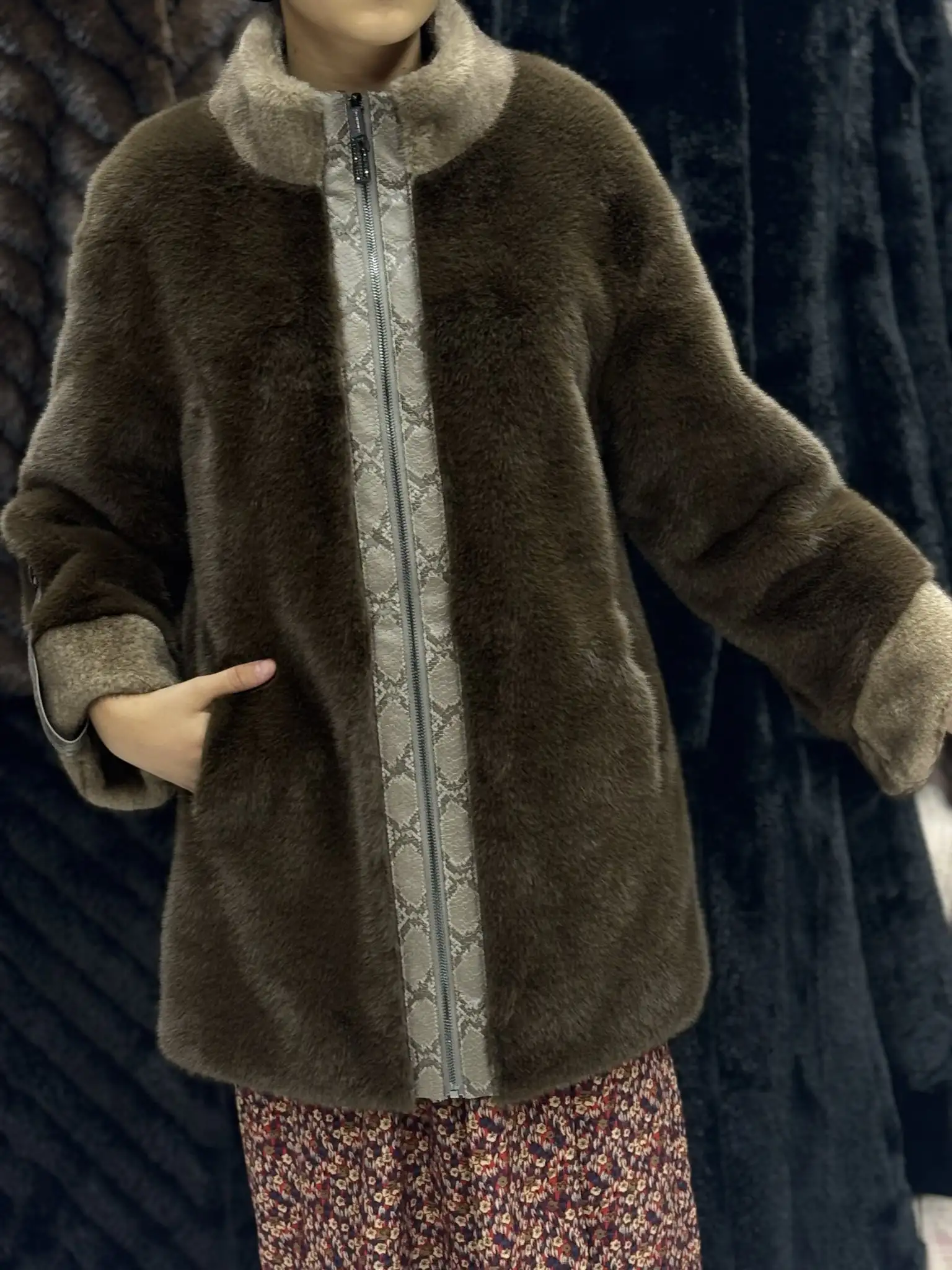 Türkmen fasonlar pombarh fasonlar Fasonlar 2025 fasonlar fason moda modalar Bezen bezen Türkmen fasonlar 2026 Türkmen fasonlar 2025 Türkmen fasonlar 2024 Türkmen fasonlar 2023 turkmenistan türkmenistan turkmen türkmen ashgabat  asgabat aşgabat balkan mary lebap dashoguz dasoguz daşoguz pombarh ponbarhat gulyupek gülýüpek stapel ştapel Gralan Çüýdeşen Abaýa Gadymy Krep Gurultaý 	Keteni Ýüpek Şifon Gipýur Lyon Welwet Atlas Kaşemir Streýç Suzana Ştapel Gülýüpek Pombarh Ýupka Gursakça Aksesuarlar Palto Penjek Okuw eşik Fata Sport eşik Uniforma Nakidka Öýme Şarf kompýuter ýaka ýaglyk Arenda köýnek 2nji el köýnek Taýyn köýnek Matalar Milli lybas milli lybaslar Toý köýnek Toý köýnekler toy koynek toy koynekler gundelik koynekler Gündelik	 
 köýnekler fata koynek Modern taze fason Eskiz koynektm turkmenkoynek türkmenkoynek fason moda moda fasonlar Iş eşik el iş	sada	ýakaly ýakasyz	keşdeli biserli	ýeňli giň nagyşly ýüregi açyk stoýka ýaka ýanly kombinasiýa 	zerli üsti aşak guşakly seçekli gysga ýeňli 