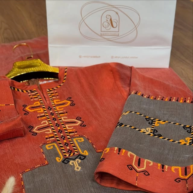 Türkmen fasonlar pombarh fasonlar Fasonlar 2025 fasonlar fason moda modalar Bezen bezen Türkmen fasonlar 2026 Türkmen fasonlar 2025 Türkmen fasonlar 2024 Türkmen fasonlar 2023 turkmenistan türkmenistan turkmen türkmen ashgabat  asgabat aşgabat balkan mary lebap dashoguz dasoguz daşoguz pombarh ponbarhat gulyupek gülýüpek stapel ştapel Gralan Çüýdeşen Abaýa Gadymy Krep Gurultaý 	Keteni Ýüpek Şifon Gipýur Lyon Welwet Atlas Kaşemir Streýç Suzana Ştapel Gülýüpek Pombarh Ýupka Gursakça Aksesuarlar Palto Penjek Okuw eşik Fata Sport eşik Uniforma Nakidka Öýme Şarf kompýuter ýaka ýaglyk Arenda köýnek 2nji el köýnek Taýyn köýnek Matalar Milli lybas milli lybaslar Toý köýnek Toý köýnekler toy koynek toy koynekler gundelik koynekler Gündelik	 
 köýnekler fata koynek Modern taze fason Eskiz koynektm turkmenkoynek türkmenkoynek fason moda moda fasonlar Iş eşik el iş	sada	ýakaly ýakasyz	keşdeli biserli	ýeňli giň nagyşly ýüregi açyk stoýka ýaka ýanly kombinasiýa 	zerli üsti aşak guşakly seçekli gysga ýeňli Ýüpek, Gülýüpek Milli lybas el iş, ýakaly, ýeňli, giň, nagyşly 26-35 Çal, Mämişi yaz, guyz