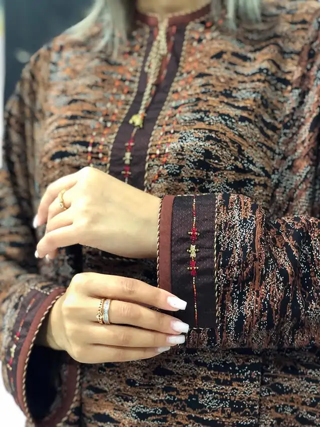 Türkmen fasonlar pombarh fasonlar Fasonlar 2025 fasonlar fason moda modalar Bezen bezen Türkmen fasonlar 2026 Türkmen fasonlar 2025 Türkmen fasonlar 2024 Türkmen fasonlar 2023 turkmenistan türkmenistan turkmen türkmen ashgabat  asgabat aşgabat balkan mary lebap dashoguz dasoguz daşoguz pombarh ponbarhat gulyupek gülýüpek stapel ştapel Gralan Çüýdeşen Abaýa Gadymy Krep Gurultaý 	Keteni Ýüpek Şifon Gipýur Lyon Welwet Atlas Kaşemir Streýç Suzana Ştapel Gülýüpek Pombarh Ýupka Gursakça Aksesuarlar Palto Penjek Okuw eşik Fata Sport eşik Uniforma Nakidka Öýme Şarf kompýuter ýaka ýaglyk Arenda köýnek 2nji el köýnek Taýyn köýnek Matalar Milli lybas milli lybaslar Toý köýnek Toý köýnekler toy koynek toy koynekler gundelik koynekler Gündelik	 
 köýnekler fata koynek Modern taze fason Eskiz koynektm turkmenkoynek türkmenkoynek fason moda moda fasonlar Iş eşik el iş	sada	ýakaly ýakasyz	keşdeli biserli	ýeňli giň nagyşly ýüregi açyk stoýka ýaka ýanly kombinasiýa 	zerli üsti aşak guşakly seçekli gysga ýeňli Ştapel, Gülýüpek Gündelik el iş, keşdeli, ýeňli, giň 26-35 Gara, Goňur yaz, tomus, guyz