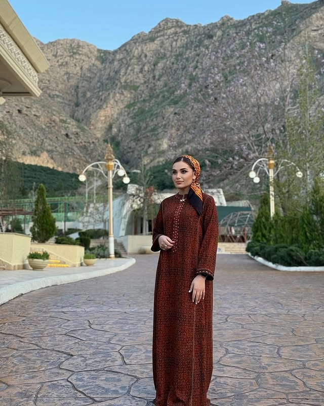 Türkmen fasonlar pombarh fasonlar Fasonlar 2025 fasonlar fason moda modalar Bezen bezen Türkmen fasonlar 2026 Türkmen fasonlar 2025 Türkmen fasonlar 2024 Türkmen fasonlar 2023 turkmenistan türkmenistan turkmen türkmen ashgabat  asgabat aşgabat balkan mary lebap dashoguz dasoguz daşoguz pombarh ponbarhat gulyupek gülýüpek stapel ştapel Gralan Çüýdeşen Abaýa Gadymy Krep Gurultaý 	Keteni Ýüpek Şifon Gipýur Lyon Welwet Atlas Kaşemir Streýç Suzana Ştapel Gülýüpek Pombarh Ýupka Gursakça Aksesuarlar Palto Penjek Okuw eşik Fata Sport eşik Uniforma Nakidka Öýme Şarf kompýuter ýaka ýaglyk Arenda köýnek 2nji el köýnek Taýyn köýnek Matalar Milli lybas milli lybaslar Toý köýnek Toý köýnekler toy koynek toy koynekler gundelik koynekler Gündelik	 
 köýnekler fata koynek Modern taze fason Eskiz koynektm turkmenkoynek türkmenkoynek fason moda moda fasonlar Iş eşik el iş	sada	ýakaly ýakasyz	keşdeli biserli	ýeňli giň nagyşly ýüregi açyk stoýka ýaka ýanly kombinasiýa 	zerli üsti aşak guşakly seçekli gysga ýeňli Ştapel Gündelik el iş, keşdeli, ýakaly, ýanly, ýeňli, giň 17-25, 26-35 Goýy-gyzyl tomus, guyz