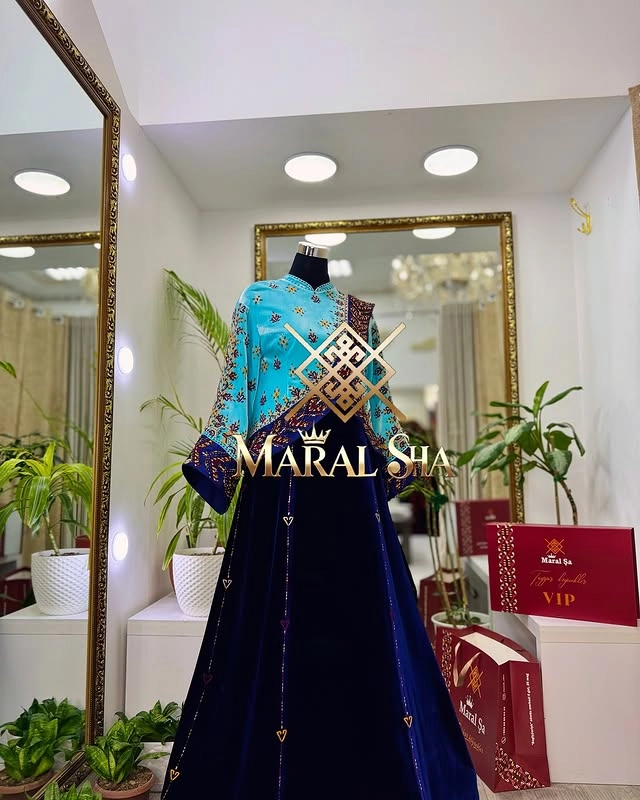 Türkmen fasonlar pombarh fasonlar Fasonlar 2025 fasonlar fason moda modalar Bezen bezen Türkmen fasonlar 2026 Türkmen fasonlar 2025 Türkmen fasonlar 2024 Türkmen fasonlar 2023 turkmenistan türkmenistan turkmen türkmen ashgabat  asgabat aşgabat balkan mary lebap dashoguz dasoguz daşoguz pombarh ponbarhat gulyupek gülýüpek stapel ştapel Gralan Çüýdeşen Abaýa Gadymy Krep Gurultaý 	Keteni Ýüpek Şifon Gipýur Lyon Welwet Atlas Kaşemir Streýç Suzana Ştapel Gülýüpek Pombarh Ýupka Gursakça Aksesuarlar Palto Penjek Okuw eşik Fata Sport eşik Uniforma Nakidka Öýme Şarf kompýuter ýaka ýaglyk Arenda köýnek 2nji el köýnek Taýyn köýnek Matalar Milli lybas milli lybaslar Toý köýnek Toý köýnekler toy koynek toy koynekler gundelik koynekler Gündelik	 
 köýnekler fata koynek Modern taze fason Eskiz koynektm turkmenkoynek türkmenkoynek fason moda moda fasonlar Iş eşik el iş	sada	ýakaly ýakasyz	keşdeli biserli	ýeňli giň nagyşly ýüregi açyk stoýka ýaka ýanly kombinasiýa 	zerli üsti aşak guşakly seçekli gysga ýeňli 