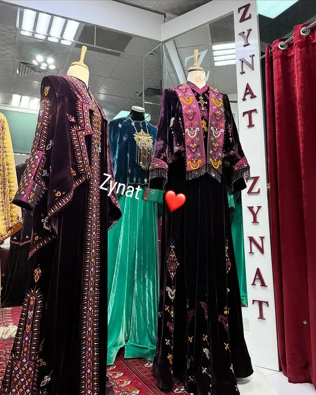 Türkmen fasonlar pombarh fasonlar Fasonlar 2025 fasonlar fason moda modalar Bezen bezen Türkmen fasonlar 2026 Türkmen fasonlar 2025 Türkmen fasonlar 2024 Türkmen fasonlar 2023 turkmenistan türkmenistan turkmen türkmen ashgabat  asgabat aşgabat balkan mary lebap dashoguz dasoguz daşoguz pombarh ponbarhat gulyupek gülýüpek stapel ştapel Gralan Çüýdeşen Abaýa Gadymy Krep Gurultaý 	Keteni Ýüpek Şifon Gipýur Lyon Welwet Atlas Kaşemir Streýç Suzana Ştapel Gülýüpek Pombarh Ýupka Gursakça Aksesuarlar Palto Penjek Okuw eşik Fata Sport eşik Uniforma Nakidka Öýme Şarf kompýuter ýaka ýaglyk Arenda köýnek 2nji el köýnek Taýyn köýnek Matalar Milli lybas milli lybaslar Toý köýnek Toý köýnekler toy koynek toy koynekler gundelik koynekler Gündelik	 
 köýnekler fata koynek Modern taze fason Eskiz koynektm turkmenkoynek türkmenkoynek fason moda moda fasonlar Iş eşik el iş	sada	ýakaly ýakasyz	keşdeli biserli	ýeňli giň nagyşly ýüregi açyk stoýka ýaka ýanly kombinasiýa 	zerli üsti aşak guşakly seçekli gysga ýeňli Panbarhat (Pombarh) Milli lybas el iş, ýakaly, ýeňli, giň, nagyşly 17-25, 26-35, 35+ #4B2C75 yaz, gysh