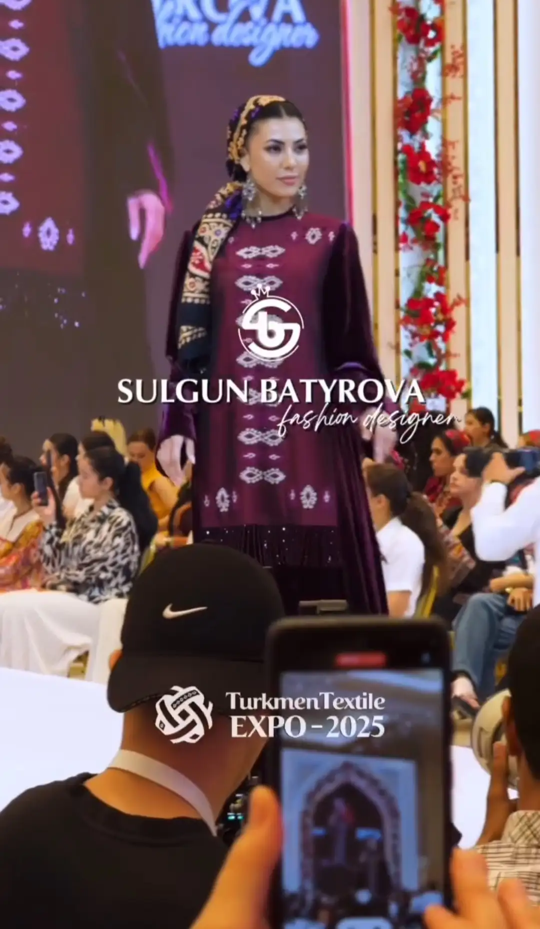 Türkmen fasonlar pombarh fasonlar Fasonlar 2025 fasonlar fason moda modalar Bezen bezen Türkmen fasonlar 2026 Türkmen fasonlar 2025 Türkmen fasonlar 2024 Türkmen fasonlar 2023 turkmenistan türkmenistan turkmen türkmen ashgabat  asgabat aşgabat balkan mary lebap dashoguz dasoguz daşoguz pombarh ponbarhat gulyupek gülýüpek stapel ştapel Gralan Çüýdeşen Abaýa Gadymy Krep Gurultaý 	Keteni Ýüpek Şifon Gipýur Lyon Welwet Atlas Kaşemir Streýç Suzana Ştapel Gülýüpek Pombarh Ýupka Gursakça Aksesuarlar Palto Penjek Okuw eşik Fata Sport eşik Uniforma Nakidka Öýme Şarf kompýuter ýaka ýaglyk Arenda köýnek 2nji el köýnek Taýyn köýnek Matalar Milli lybas milli lybaslar Toý köýnek Toý köýnekler toy koynek toy koynekler gundelik koynekler Gündelik	 
 köýnekler fata koynek Modern taze fason Eskiz koynektm turkmenkoynek türkmenkoynek fason moda moda fasonlar Iş eşik el iş	sada	ýakaly ýakasyz	keşdeli biserli	ýeňli giň nagyşly ýüregi açyk stoýka ýaka ýanly kombinasiýa 	zerli üsti aşak guşakly seçekli gysga ýeňli Panbarhat (Pombarh) Modern TürkmenTextile Expo 2025 26-35, 35+ Goýy-gyzyl yaz, gysh