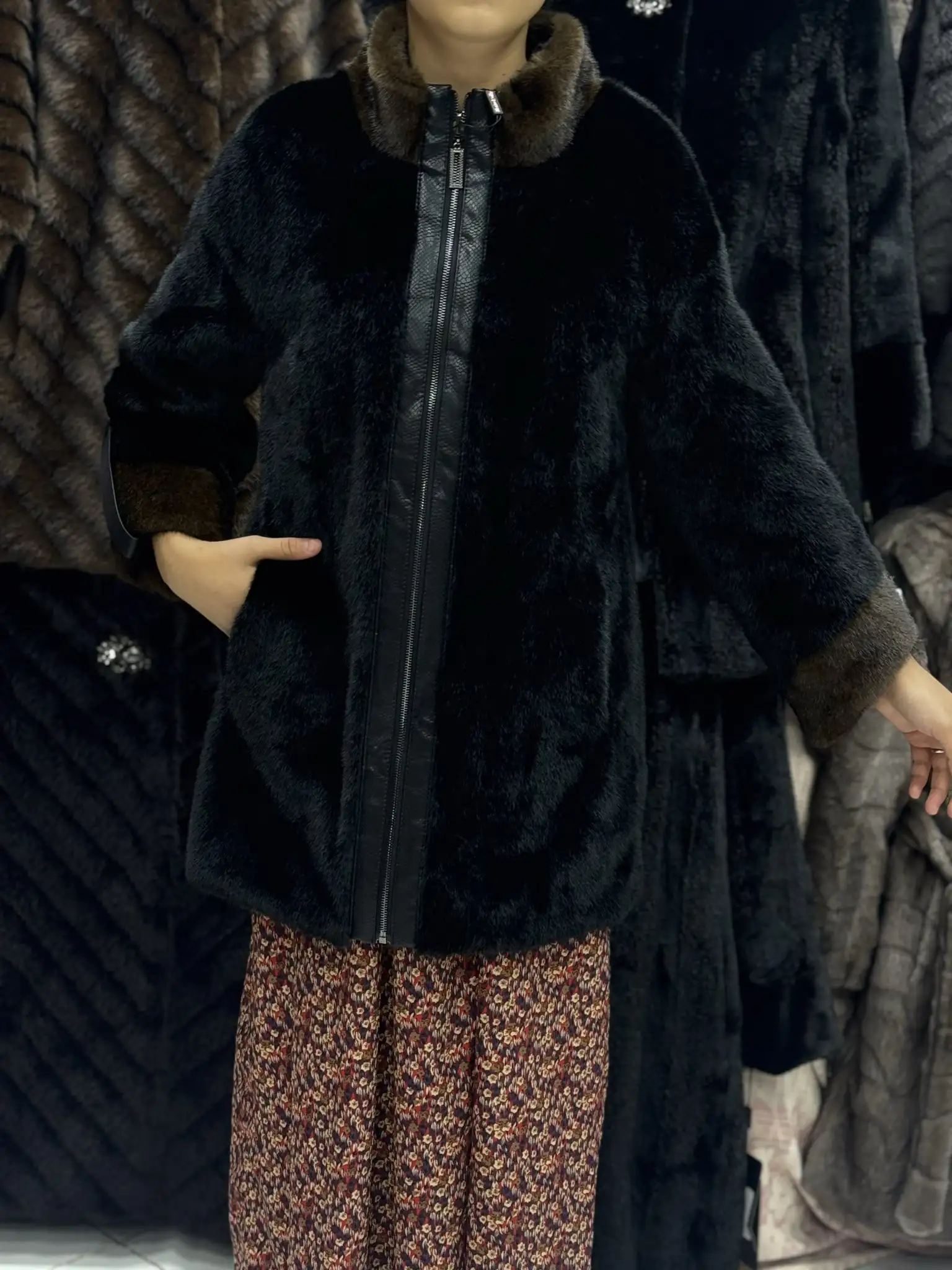 Türkmen fasonlar pombarh fasonlar Fasonlar 2025 fasonlar fason moda modalar Bezen bezen Türkmen fasonlar 2026 Türkmen fasonlar 2025 Türkmen fasonlar 2024 Türkmen fasonlar 2023 turkmenistan türkmenistan turkmen türkmen ashgabat  asgabat aşgabat balkan mary lebap dashoguz dasoguz daşoguz pombarh ponbarhat gulyupek gülýüpek stapel ştapel Gralan Çüýdeşen Abaýa Gadymy Krep Gurultaý 	Keteni Ýüpek Şifon Gipýur Lyon Welwet Atlas Kaşemir Streýç Suzana Ştapel Gülýüpek Pombarh Ýupka Gursakça Aksesuarlar Palto Penjek Okuw eşik Fata Sport eşik Uniforma Nakidka Öýme Şarf kompýuter ýaka ýaglyk Arenda köýnek 2nji el köýnek Taýyn köýnek Matalar Milli lybas milli lybaslar Toý köýnek Toý köýnekler toy koynek toy koynekler gundelik koynekler Gündelik	 
 köýnekler fata koynek Modern taze fason Eskiz koynektm turkmenkoynek türkmenkoynek fason moda moda fasonlar Iş eşik el iş	sada	ýakaly ýakasyz	keşdeli biserli	ýeňli giň nagyşly ýüregi açyk stoýka ýaka ýanly kombinasiýa 	zerli üsti aşak guşakly seçekli gysga ýeňli 