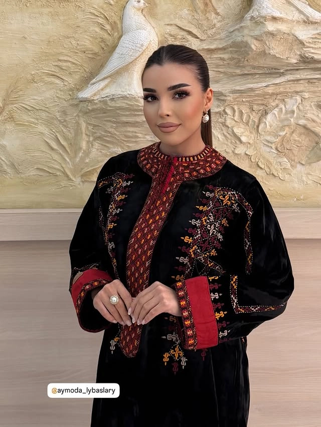 Türkmen fasonlar pombarh fasonlar Fasonlar 2025 fasonlar fason moda modalar Bezen bezen Türkmen fasonlar 2026 Türkmen fasonlar 2025 Türkmen fasonlar 2024 Türkmen fasonlar 2023 turkmenistan türkmenistan turkmen türkmen ashgabat  asgabat aşgabat balkan mary lebap dashoguz dasoguz daşoguz pombarh ponbarhat gulyupek gülýüpek stapel ştapel Gralan Çüýdeşen Abaýa Gadymy Krep Gurultaý 	Keteni Ýüpek Şifon Gipýur Lyon Welwet Atlas Kaşemir Streýç Suzana Ştapel Gülýüpek Pombarh Ýupka Gursakça Aksesuarlar Palto Penjek Okuw eşik Fata Sport eşik Uniforma Nakidka Öýme Şarf kompýuter ýaka ýaglyk Arenda köýnek 2nji el köýnek Taýyn köýnek Matalar Milli lybas milli lybaslar Toý köýnek Toý köýnekler toy koynek toy koynekler gundelik koynekler Gündelik	 
 köýnekler fata koynek Modern taze fason Eskiz koynektm turkmenkoynek türkmenkoynek fason moda moda fasonlar Iş eşik el iş	sada	ýakaly ýakasyz	keşdeli biserli	ýeňli giň nagyşly ýüregi açyk stoýka ýaka ýanly kombinasiýa 	zerli üsti aşak guşakly seçekli gysga ýeňli 