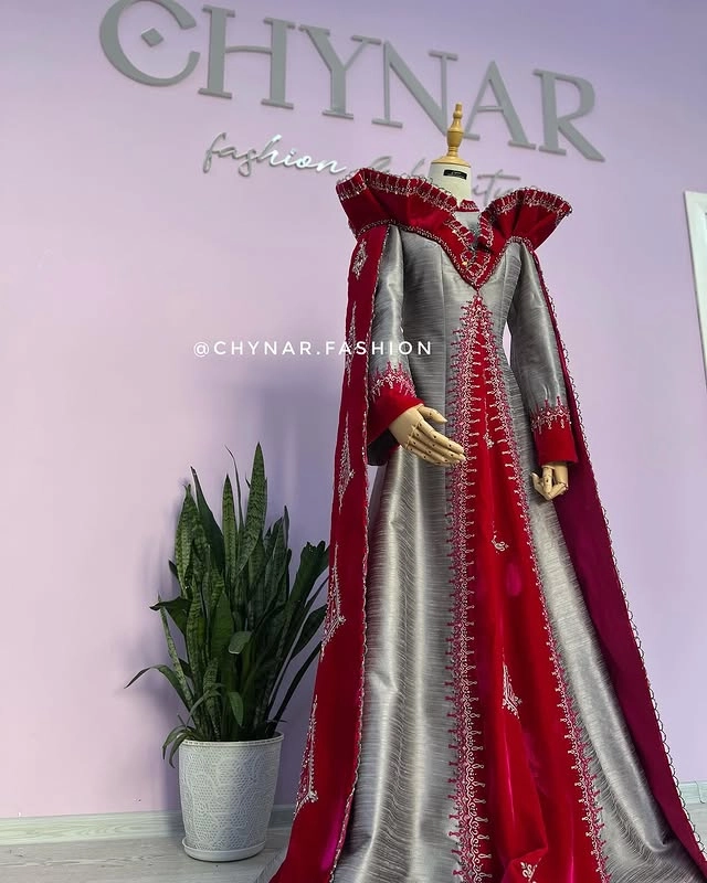 Türkmen fasonlar pombarh fasonlar Fasonlar 2025 fasonlar fason moda modalar Bezen bezen Türkmen fasonlar 2026 Türkmen fasonlar 2025 Türkmen fasonlar 2024 Türkmen fasonlar 2023 turkmenistan türkmenistan turkmen türkmen ashgabat  asgabat aşgabat balkan mary lebap dashoguz dasoguz daşoguz pombarh ponbarhat gulyupek gülýüpek stapel ştapel Gralan Çüýdeşen Abaýa Gadymy Krep Gurultaý 	Keteni Ýüpek Şifon Gipýur Lyon Welwet Atlas Kaşemir Streýç Suzana Ştapel Gülýüpek Pombarh Ýupka Gursakça Aksesuarlar Palto Penjek Okuw eşik Fata Sport eşik Uniforma Nakidka Öýme Şarf kompýuter ýaka ýaglyk Arenda köýnek 2nji el köýnek Taýyn köýnek Matalar Milli lybas milli lybaslar Toý köýnek Toý köýnekler toy koynek toy koynekler gundelik koynekler Gündelik	 
 köýnekler fata koynek Modern taze fason Eskiz koynektm turkmenkoynek türkmenkoynek fason moda moda fasonlar Iş eşik el iş	sada	ýakaly ýakasyz	keşdeli biserli	ýeňli giň nagyşly ýüregi açyk stoýka ýaka ýanly kombinasiýa 	zerli üsti aşak guşakly seçekli gysga ýeňli Panbarhat (Pombarh), Ýüpek, Şantu Toý köýnek el iş, ýakasyz, biserli, ýanly, ýeňli, giň, kombinasiýa 17-25, 26-35 Goýy-gyzyl, Çal yaz, guyz