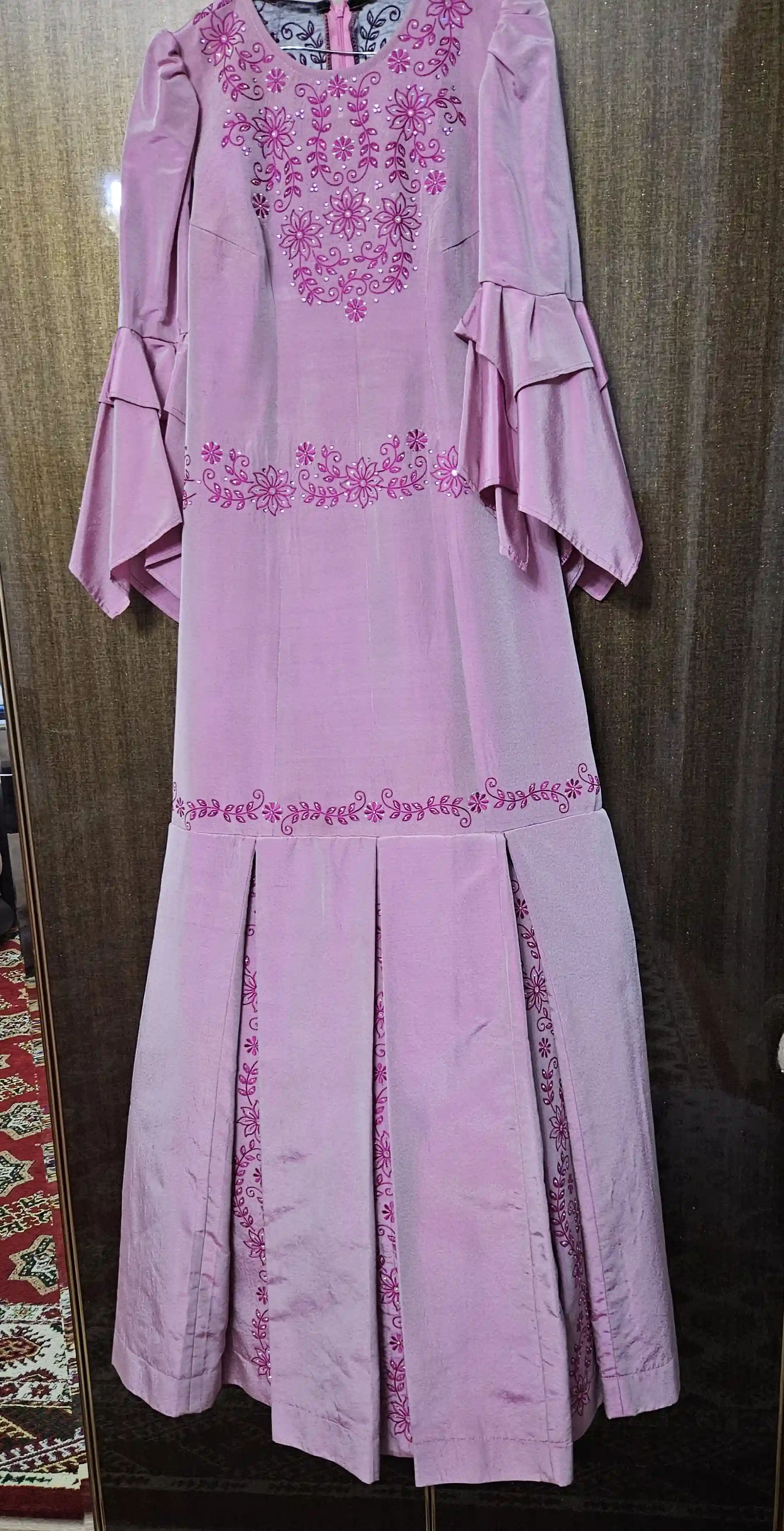 Türkmen fasonlar pombarh fasonlar Fasonlar 2025 fasonlar fason moda modalar Bezen bezen Türkmen fasonlar 2026 Türkmen fasonlar 2025 Türkmen fasonlar 2024 Türkmen fasonlar 2023 turkmenistan türkmenistan turkmen türkmen ashgabat  asgabat aşgabat balkan mary lebap dashoguz dasoguz daşoguz pombarh ponbarhat gulyupek gülýüpek stapel ştapel Gralan Çüýdeşen Abaýa Gadymy Krep Gurultaý 	Keteni Ýüpek Şifon Gipýur Lyon Welwet Atlas Kaşemir Streýç Suzana Ştapel Gülýüpek Pombarh Ýupka Gursakça Aksesuarlar Palto Penjek Okuw eşik Fata Sport eşik Uniforma Nakidka Öýme Şarf kompýuter ýaka ýaglyk Arenda köýnek 2nji el köýnek Taýyn köýnek Matalar Milli lybas milli lybaslar Toý köýnek Toý köýnekler toy koynek toy koynekler gundelik koynekler Gündelik	 
 köýnekler fata koynek Modern taze fason Eskiz koynektm turkmenkoynek türkmenkoynek fason moda moda fasonlar Iş eşik el iş	sada	ýakaly ýakasyz	keşdeli biserli	ýeňli giň nagyşly ýüregi açyk stoýka ýaka ýanly kombinasiýa 	zerli üsti aşak guşakly seçekli gysga ýeňli Keteni Toý köýnek ýakasyz, ýeňli 17-25, 26-35 Gülgüne yaz, tomus, guyz