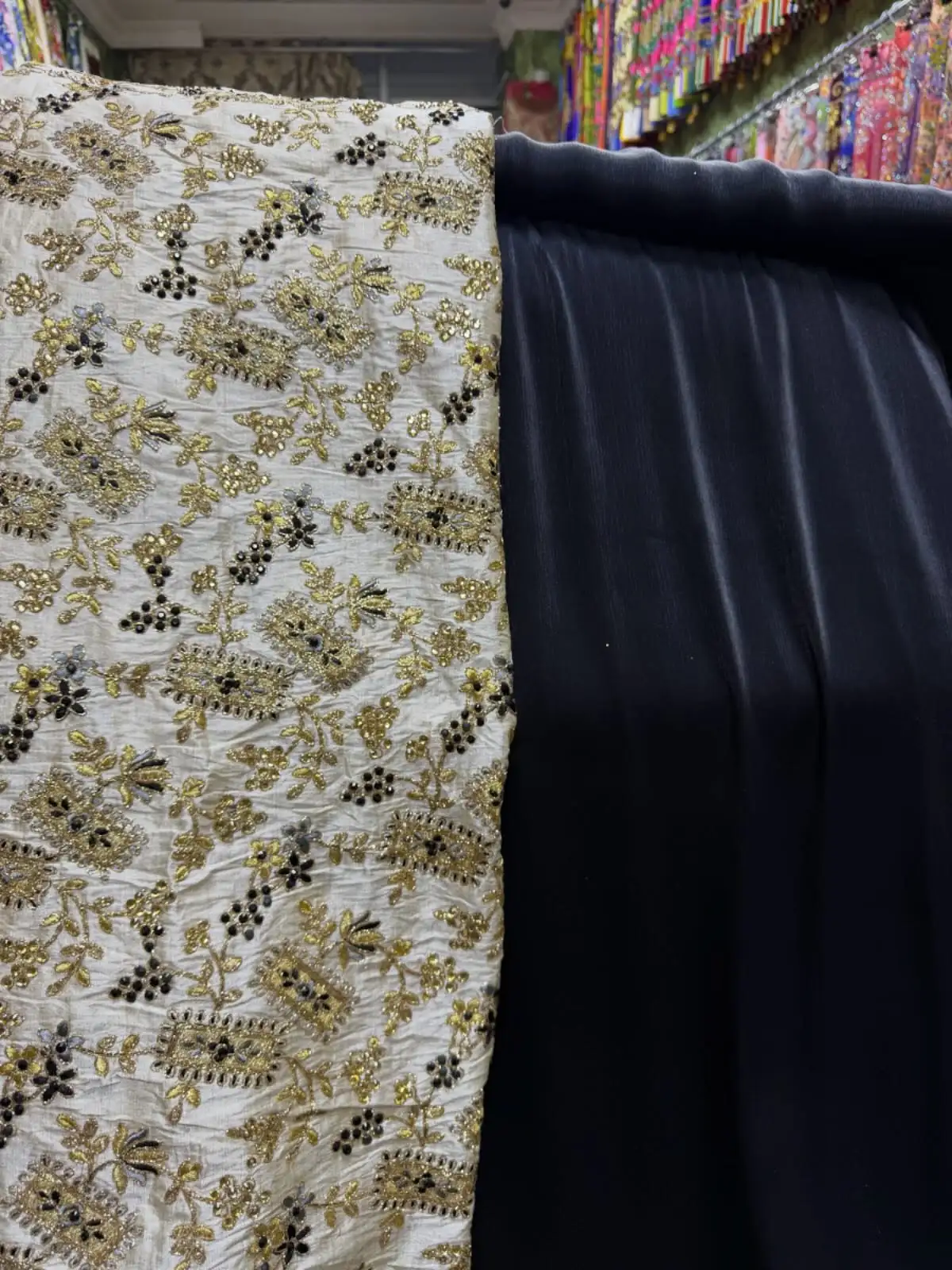 Türkmen fasonlar pombarh fasonlar Fasonlar 2025 fasonlar fason moda modalar Bezen bezen Türkmen fasonlar 2026 Türkmen fasonlar 2025 Türkmen fasonlar 2024 Türkmen fasonlar 2023 turkmenistan türkmenistan turkmen türkmen ashgabat  asgabat aşgabat balkan mary lebap dashoguz dasoguz daşoguz pombarh ponbarhat gulyupek gülýüpek stapel ştapel Gralan Çüýdeşen Abaýa Gadymy Krep Gurultaý 	Keteni Ýüpek Şifon Gipýur Lyon Welwet Atlas Kaşemir Streýç Suzana Ştapel Gülýüpek Pombarh Ýupka Gursakça Aksesuarlar Palto Penjek Okuw eşik Fata Sport eşik Uniforma Nakidka Öýme Şarf kompýuter ýaka ýaglyk Arenda köýnek 2nji el köýnek Taýyn köýnek Matalar Milli lybas milli lybaslar Toý köýnek Toý köýnekler toy koynek toy koynekler gundelik koynekler Gündelik	 
 köýnekler fata koynek Modern taze fason Eskiz koynektm turkmenkoynek türkmenkoynek fason moda moda fasonlar Iş eşik el iş	sada	ýakaly ýakasyz	keşdeli biserli	ýeňli giň nagyşly ýüregi açyk stoýka ýaka ýanly kombinasiýa 	zerli üsti aşak guşakly seçekli gysga ýeňli 