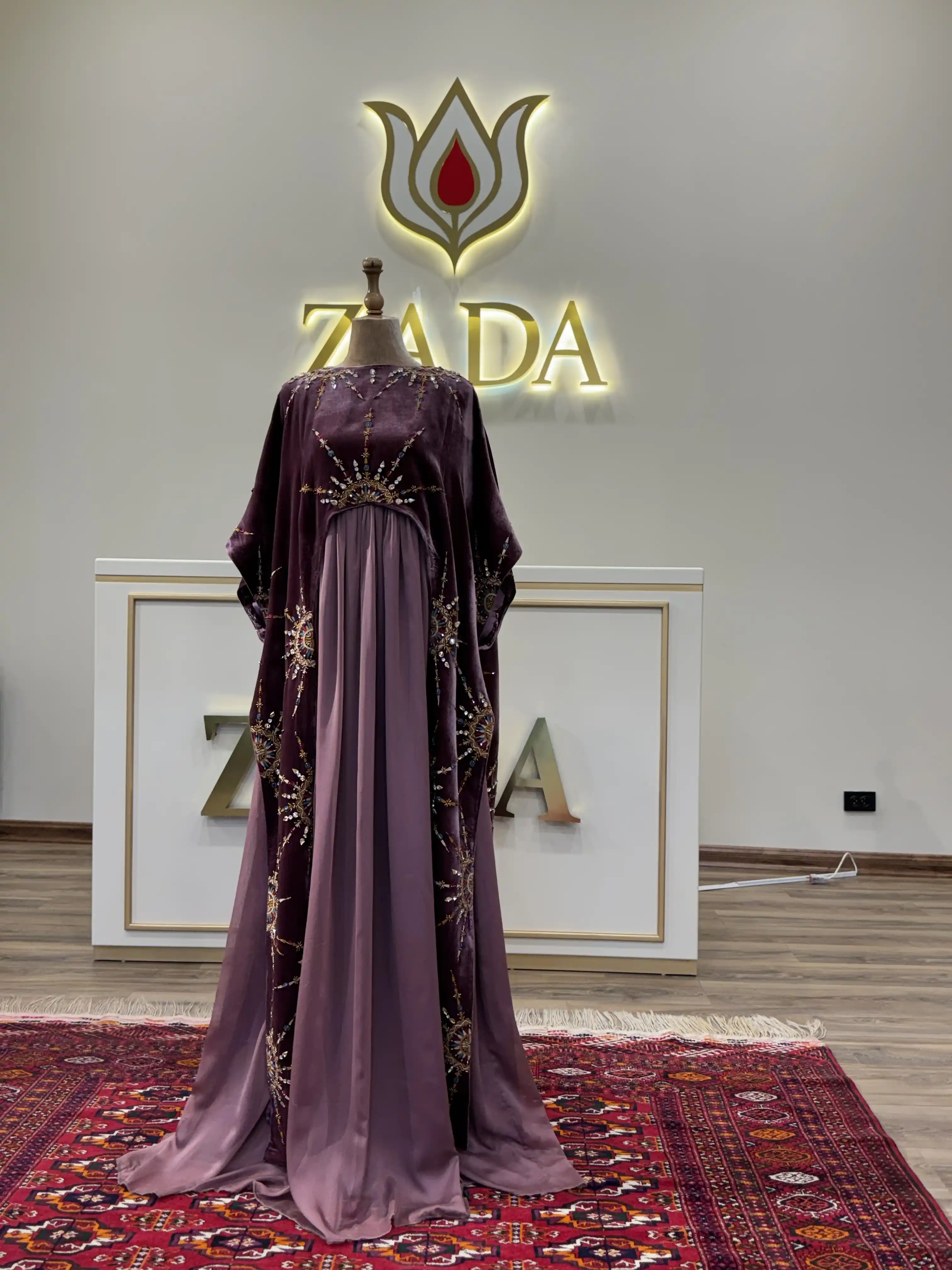 Türkmen fasonlar pombarh fasonlar Fasonlar 2025 fasonlar fason moda modalar Bezen bezen Türkmen fasonlar 2026 Türkmen fasonlar 2025 Türkmen fasonlar 2024 Türkmen fasonlar 2023 turkmenistan türkmenistan turkmen türkmen ashgabat  asgabat aşgabat balkan mary lebap dashoguz dasoguz daşoguz pombarh ponbarhat gulyupek gülýüpek stapel ştapel Gralan Çüýdeşen Abaýa Gadymy Krep Gurultaý 	Keteni Ýüpek Şifon Gipýur Lyon Welwet Atlas Kaşemir Streýç Suzana Ştapel Gülýüpek Pombarh Ýupka Gursakça Aksesuarlar Palto Penjek Okuw eşik Fata Sport eşik Uniforma Nakidka Öýme Şarf kompýuter ýaka ýaglyk Arenda köýnek 2nji el köýnek Taýyn köýnek Matalar Milli lybas milli lybaslar Toý köýnek Toý köýnekler toy koynek toy koynekler gundelik koynekler Gündelik	 
 köýnekler fata koynek Modern taze fason Eskiz koynektm turkmenkoynek türkmenkoynek fason moda moda fasonlar Iş eşik el iş	sada	ýakaly ýakasyz	keşdeli biserli	ýeňli giň nagyşly ýüregi açyk stoýka ýaka ýanly kombinasiýa 	zerli üsti aşak guşakly seçekli gysga ýeňli 