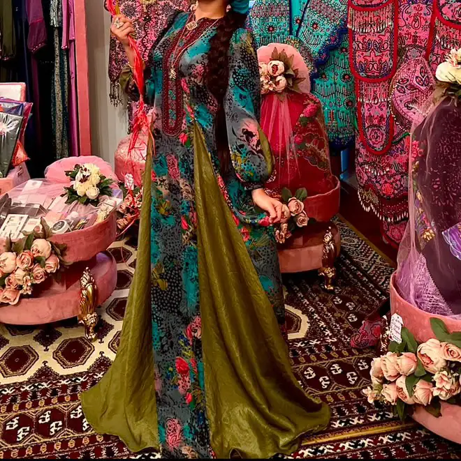 Türkmen fasonlar pombarh fasonlar Fasonlar 2025 fasonlar fason moda modalar Bezen bezen Türkmen fasonlar 2026 Türkmen fasonlar 2025 Türkmen fasonlar 2024 Türkmen fasonlar 2023 turkmenistan türkmenistan turkmen türkmen ashgabat  asgabat aşgabat balkan mary lebap dashoguz dasoguz daşoguz pombarh ponbarhat gulyupek gülýüpek stapel ştapel Gralan Çüýdeşen Abaýa Gadymy Krep Gurultaý 	Keteni Ýüpek Şifon Gipýur Lyon Welwet Atlas Kaşemir Streýç Suzana Ştapel Gülýüpek Pombarh Ýupka Gursakça Aksesuarlar Palto Penjek Okuw eşik Fata Sport eşik Uniforma Nakidka Öýme Şarf kompýuter ýaka ýaglyk Arenda köýnek 2nji el köýnek Taýyn köýnek Matalar Milli lybas milli lybaslar Toý köýnek Toý köýnekler toy koynek toy koynekler gundelik koynekler Gündelik	 
 köýnekler fata koynek Modern taze fason Eskiz koynektm turkmenkoynek türkmenkoynek fason moda moda fasonlar Iş eşik el iş	sada	ýakaly ýakasyz	keşdeli biserli	ýeňli giň nagyşly ýüregi açyk stoýka ýaka ýanly kombinasiýa 	zerli üsti aşak guşakly seçekli gysga ýeňli Gülýüpek Toý köýnek ýakaly, ýeňli, giň 17-25, 26-35  yaz, tomus, guyz 2nji el