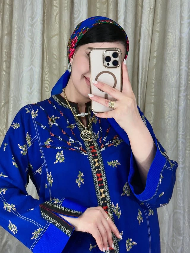 Türkmen fasonlar pombarh fasonlar Fasonlar 2025 fasonlar fason moda modalar Bezen bezen Türkmen fasonlar 2026 Türkmen fasonlar 2025 Türkmen fasonlar 2024 Türkmen fasonlar 2023 turkmenistan türkmenistan turkmen türkmen ashgabat  asgabat aşgabat balkan mary lebap dashoguz dasoguz daşoguz pombarh ponbarhat gulyupek gülýüpek stapel ştapel Gralan Çüýdeşen Abaýa Gadymy Krep Gurultaý 	Keteni Ýüpek Şifon Gipýur Lyon Welwet Atlas Kaşemir Streýç Suzana Ştapel Gülýüpek Pombarh Ýupka Gursakça Aksesuarlar Palto Penjek Okuw eşik Fata Sport eşik Uniforma Nakidka Öýme Şarf kompýuter ýaka ýaglyk Arenda köýnek 2nji el köýnek Taýyn köýnek Matalar Milli lybas milli lybaslar Toý köýnek Toý köýnekler toy koynek toy koynekler gundelik koynekler Gündelik	 
 köýnekler fata koynek Modern taze fason Eskiz koynektm turkmenkoynek türkmenkoynek fason moda moda fasonlar Iş eşik el iş	sada	ýakaly ýakasyz	keşdeli biserli	ýeňli giň nagyşly ýüregi açyk stoýka ýaka ýanly kombinasiýa 	zerli üsti aşak guşakly seçekli gysga ýeňli Ştapel Gündelik ýakaly, ýeňli, giň 17-25, 26-35 Goýy-gök tomus Taýyn köýnek