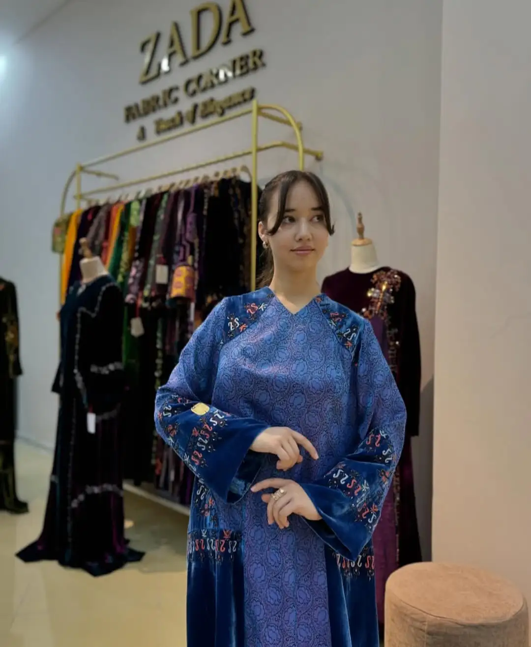 Türkmen fasonlar pombarh fasonlar Fasonlar 2025 fasonlar fason moda modalar Bezen bezen Türkmen fasonlar 2026 Türkmen fasonlar 2025 Türkmen fasonlar 2024 Türkmen fasonlar 2023 turkmenistan türkmenistan turkmen türkmen ashgabat  asgabat aşgabat balkan mary lebap dashoguz dasoguz daşoguz pombarh ponbarhat gulyupek gülýüpek stapel ştapel Gralan Çüýdeşen Abaýa Gadymy Krep Gurultaý 	Keteni Ýüpek Şifon Gipýur Lyon Welwet Atlas Kaşemir Streýç Suzana Ştapel Gülýüpek Pombarh Ýupka Gursakça Aksesuarlar Palto Penjek Okuw eşik Fata Sport eşik Uniforma Nakidka Öýme Şarf kompýuter ýaka ýaglyk Arenda köýnek 2nji el köýnek Taýyn köýnek Matalar Milli lybas milli lybaslar Toý köýnek Toý köýnekler toy koynek toy koynekler gundelik koynekler Gündelik	 
 köýnekler fata koynek Modern taze fason Eskiz koynektm turkmenkoynek türkmenkoynek fason moda moda fasonlar Iş eşik el iş	sada	ýakaly ýakasyz	keşdeli biserli	ýeňli giň nagyşly ýüregi açyk stoýka ýaka ýanly kombinasiýa 	zerli üsti aşak guşakly seçekli gysga ýeňli 