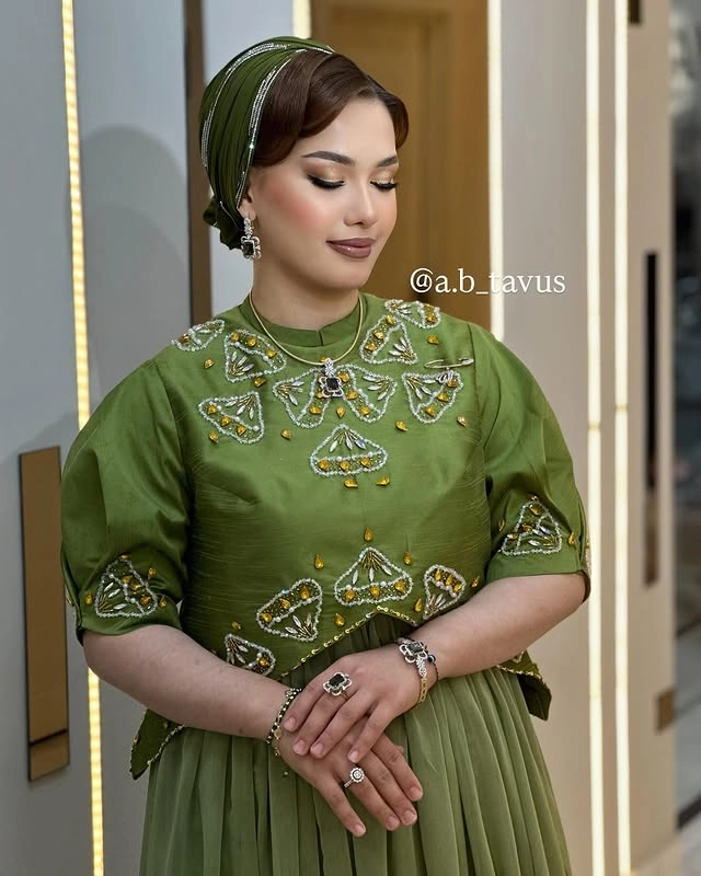 Türkmen fasonlar pombarh fasonlar Fasonlar 2025 fasonlar fason moda modalar Bezen bezen Türkmen fasonlar 2026 Türkmen fasonlar 2025 Türkmen fasonlar 2024 Türkmen fasonlar 2023 turkmenistan türkmenistan turkmen türkmen ashgabat  asgabat aşgabat balkan mary lebap dashoguz dasoguz daşoguz pombarh ponbarhat gulyupek gülýüpek stapel ştapel Gralan Çüýdeşen Abaýa Gadymy Krep Gurultaý 	Keteni Ýüpek Şifon Gipýur Lyon Welwet Atlas Kaşemir Streýç Suzana Ştapel Gülýüpek Pombarh Ýupka Gursakça Aksesuarlar Palto Penjek Okuw eşik Fata Sport eşik Uniforma Nakidka Öýme Şarf kompýuter ýaka ýaglyk Arenda köýnek 2nji el köýnek Taýyn köýnek Matalar Milli lybas milli lybaslar Toý köýnek Toý köýnekler toy koynek toy koynekler gundelik koynekler Gündelik	 
 köýnekler fata koynek Modern taze fason Eskiz koynektm turkmenkoynek türkmenkoynek fason moda moda fasonlar Iş eşik el iş	sada	ýakaly ýakasyz	keşdeli biserli	ýeňli giň nagyşly ýüregi açyk stoýka ýaka ýanly kombinasiýa 	zerli üsti aşak guşakly seçekli gysga ýeňli Atlas, Şantu Toý köýnek el iş, ýakasyz, gysga ýeňli, giň 26-35 Haki, Ýaşyl yaz, tomus, guyz