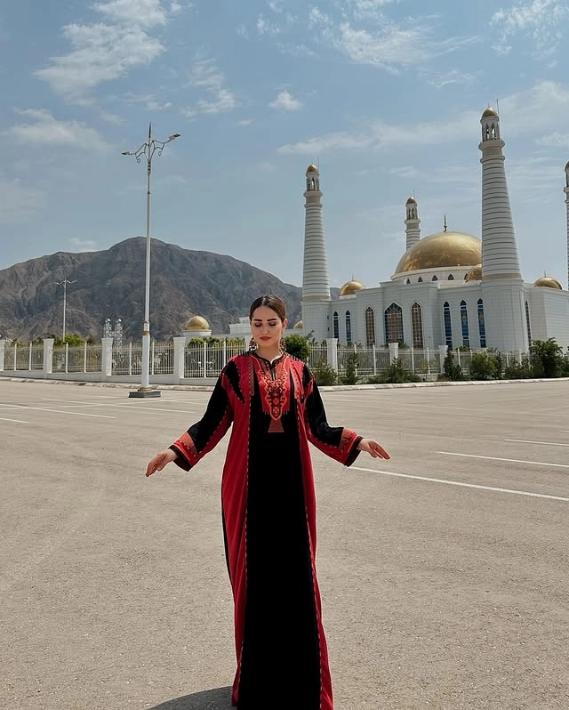 Türkmen fasonlar pombarh fasonlar Fasonlar 2025 fasonlar fason moda modalar Bezen bezen Türkmen fasonlar 2026 Türkmen fasonlar 2025 Türkmen fasonlar 2024 Türkmen fasonlar 2023 turkmenistan türkmenistan turkmen türkmen ashgabat  asgabat aşgabat balkan mary lebap dashoguz dasoguz daşoguz pombarh ponbarhat gulyupek gülýüpek stapel ştapel Gralan Çüýdeşen Abaýa Gadymy Krep Gurultaý 	Keteni Ýüpek Şifon Gipýur Lyon Welwet Atlas Kaşemir Streýç Suzana Ştapel Gülýüpek Pombarh Ýupka Gursakça Aksesuarlar Palto Penjek Okuw eşik Fata Sport eşik Uniforma Nakidka Öýme Şarf kompýuter ýaka ýaglyk Arenda köýnek 2nji el köýnek Taýyn köýnek Matalar Milli lybas milli lybaslar Toý köýnek Toý köýnekler toy koynek toy koynekler gundelik koynekler Gündelik	 
 köýnekler fata koynek Modern taze fason Eskiz koynektm turkmenkoynek türkmenkoynek fason moda moda fasonlar Iş eşik el iş	sada	ýakaly ýakasyz	keşdeli biserli	ýeňli giň nagyşly ýüregi açyk stoýka ýaka ýanly kombinasiýa 	zerli üsti aşak guşakly seçekli gysga ýeňli Ştapel Gündelik el iş, ýakaly, ýanly, ýeňli, giň 26-35 Gara, Gyzyl tomus, guyz