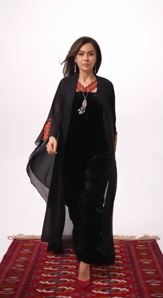 Türkmen fasonlar pombarh fasonlar Fasonlar 2025 fasonlar fason moda modalar Bezen bezen Türkmen fasonlar 2026 Türkmen fasonlar 2025 Türkmen fasonlar 2024 Türkmen fasonlar 2023 turkmenistan türkmenistan turkmen türkmen ashgabat  asgabat aşgabat balkan mary lebap dashoguz dasoguz daşoguz pombarh ponbarhat gulyupek gülýüpek stapel ştapel Gralan Çüýdeşen Abaýa Gadymy Krep Gurultaý 	Keteni Ýüpek Şifon Gipýur Lyon Welwet Atlas Kaşemir Streýç Suzana Ştapel Gülýüpek Pombarh Ýupka Gursakça Aksesuarlar Palto Penjek Okuw eşik Fata Sport eşik Uniforma Nakidka Öýme Şarf kompýuter ýaka ýaglyk Arenda köýnek 2nji el köýnek Taýyn köýnek Matalar Milli lybas milli lybaslar Toý köýnek Toý köýnekler toy koynek toy koynekler gundelik koynekler Gündelik	 
 köýnekler fata koynek Modern taze fason Eskiz koynektm turkmenkoynek türkmenkoynek fason moda moda fasonlar Iş eşik el iş	sada	ýakaly ýakasyz	keşdeli biserli	ýeňli giň nagyşly ýüregi açyk stoýka ýaka ýanly kombinasiýa 	zerli üsti aşak guşakly seçekli gysga ýeňli Panbarhat (Pombarh) Toý köýnek ýakasyz, ýüregi açyk, gysga ýeňli, giň 17-25, 26-35 Gara yaz, tomus, guyz