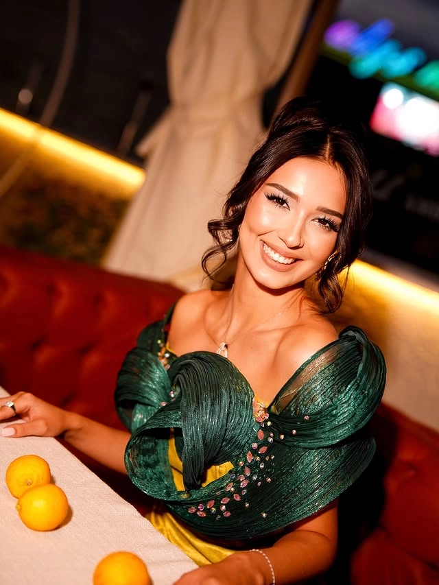 Türkmen fasonlar pombarh fasonlar Fasonlar 2025 fasonlar fason moda modalar Bezen bezen Türkmen fasonlar 2026 Türkmen fasonlar 2025 Türkmen fasonlar 2024 Türkmen fasonlar 2023 turkmenistan türkmenistan turkmen türkmen ashgabat  asgabat aşgabat balkan mary lebap dashoguz dasoguz daşoguz pombarh ponbarhat gulyupek gülýüpek stapel ştapel Gralan Çüýdeşen Abaýa Gadymy Krep Gurultaý 	Keteni Ýüpek Şifon Gipýur Lyon Welwet Atlas Kaşemir Streýç Suzana Ştapel Gülýüpek Pombarh Ýupka Gursakça Aksesuarlar Palto Penjek Okuw eşik Fata Sport eşik Uniforma Nakidka Öýme Şarf kompýuter ýaka ýaglyk Arenda köýnek 2nji el köýnek Taýyn köýnek Matalar Milli lybas milli lybaslar Toý köýnek Toý köýnekler toy koynek toy koynekler gundelik koynekler Gündelik	 
 köýnekler fata koynek Modern taze fason Eskiz koynektm turkmenkoynek türkmenkoynek fason moda moda fasonlar Iş eşik el iş	sada	ýakaly ýakasyz	keşdeli biserli	ýeňli giň nagyşly ýüregi açyk stoýka ýaka ýanly kombinasiýa 	zerli üsti aşak guşakly seçekli gysga ýeňli 