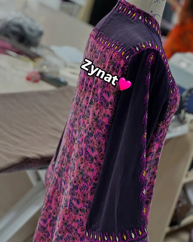 Türkmen fasonlar pombarh fasonlar Fasonlar 2025 fasonlar fason moda modalar Bezen bezen Türkmen fasonlar 2026 Türkmen fasonlar 2025 Türkmen fasonlar 2024 Türkmen fasonlar 2023 turkmenistan türkmenistan turkmen türkmen ashgabat  asgabat aşgabat balkan mary lebap dashoguz dasoguz daşoguz pombarh ponbarhat gulyupek gülýüpek stapel ştapel Gralan Çüýdeşen Abaýa Gadymy Krep Gurultaý 	Keteni Ýüpek Şifon Gipýur Lyon Welwet Atlas Kaşemir Streýç Suzana Ştapel Gülýüpek Pombarh Ýupka Gursakça Aksesuarlar Palto Penjek Okuw eşik Fata Sport eşik Uniforma Nakidka Öýme Şarf kompýuter ýaka ýaglyk Arenda köýnek 2nji el köýnek Taýyn köýnek Matalar Milli lybas milli lybaslar Toý köýnek Toý köýnekler toy koynek toy koynekler gundelik koynekler Gündelik	 
 köýnekler fata koynek Modern taze fason Eskiz koynektm turkmenkoynek türkmenkoynek fason moda moda fasonlar Iş eşik el iş	sada	ýakaly ýakasyz	keşdeli biserli	ýeňli giň nagyşly ýüregi açyk stoýka ýaka ýanly kombinasiýa 	zerli üsti aşak guşakly seçekli gysga ýeňli Gülýüpek, Ştapel, Ýüpek Iş eşik el iş, ýakaly, ýeňli, giň 17-25, 26-35 Gülgüne, #4B2C75 yaz, tomus