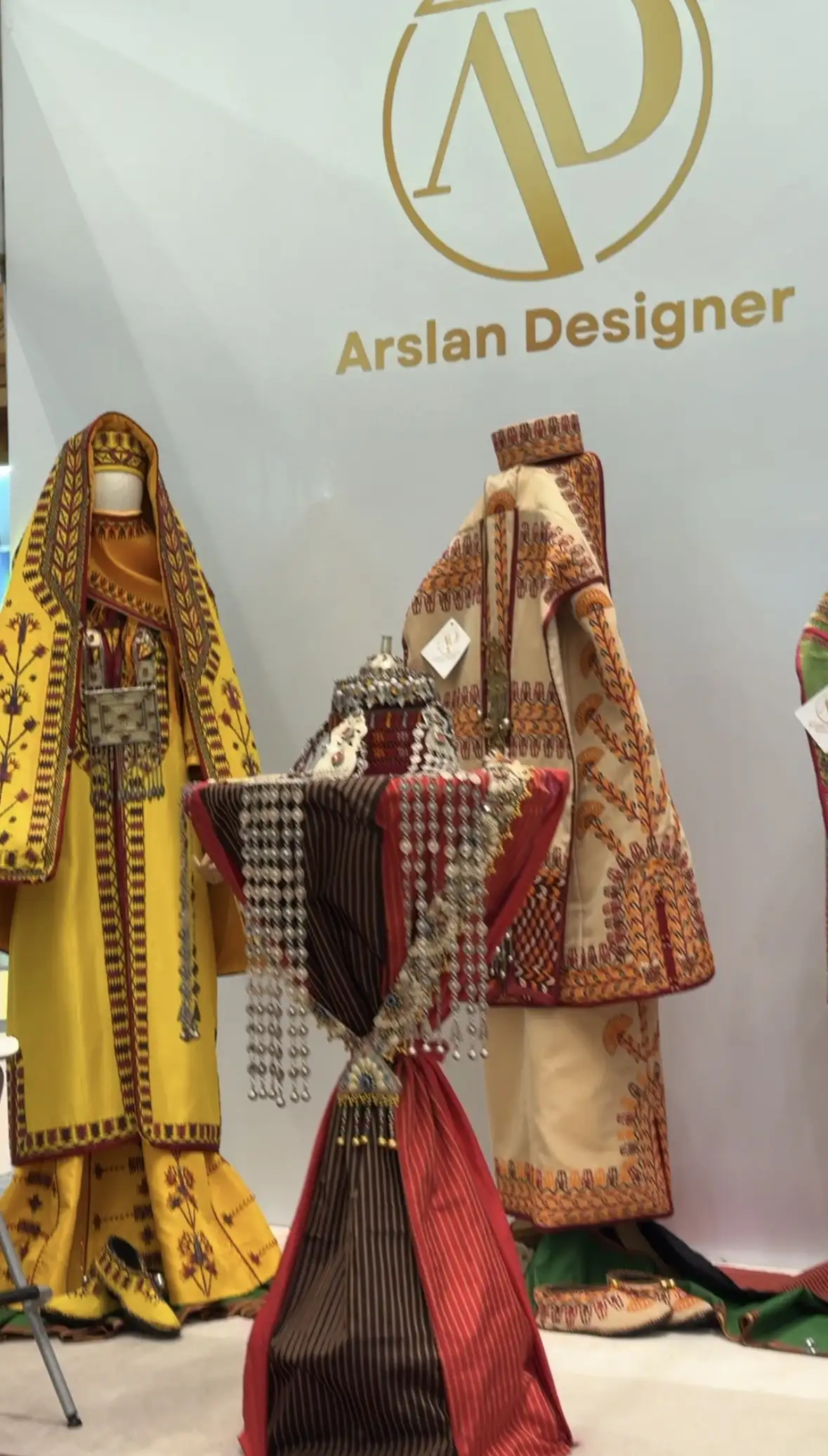 Türkmen fasonlar pombarh fasonlar Fasonlar 2025 fasonlar fason moda modalar Bezen bezen Türkmen fasonlar 2026 Türkmen fasonlar 2025 Türkmen fasonlar 2024 Türkmen fasonlar 2023 turkmenistan türkmenistan turkmen türkmen ashgabat  asgabat aşgabat balkan mary lebap dashoguz dasoguz daşoguz pombarh ponbarhat gulyupek gülýüpek stapel ştapel Gralan Çüýdeşen Abaýa Gadymy Krep Gurultaý 	Keteni Ýüpek Şifon Gipýur Lyon Welwet Atlas Kaşemir Streýç Suzana Ştapel Gülýüpek Pombarh Ýupka Gursakça Aksesuarlar Palto Penjek Okuw eşik Fata Sport eşik Uniforma Nakidka Öýme Şarf kompýuter ýaka ýaglyk Arenda köýnek 2nji el köýnek Taýyn köýnek Matalar Milli lybas milli lybaslar Toý köýnek Toý köýnekler toy koynek toy koynekler gundelik koynekler Gündelik	 
 köýnekler fata koynek Modern taze fason Eskiz koynektm turkmenkoynek türkmenkoynek fason moda moda fasonlar Iş eşik el iş	sada	ýakaly ýakasyz	keşdeli biserli	ýeňli giň nagyşly ýüregi açyk stoýka ýaka ýanly kombinasiýa 	zerli üsti aşak guşakly seçekli gysga ýeňli Keteni, Gadymy Toý köýnek, Milli lybas TürkmenTextile Expo 2025 17-25, 26-35 Gara, Bežewyý, Goýy-gök, Sary yaz, tomus, guyz, gysh