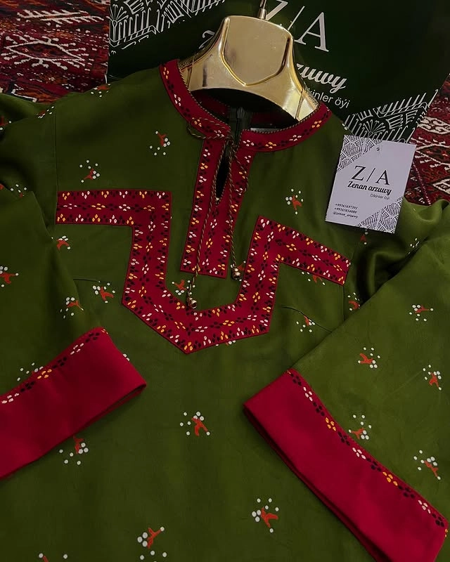 Türkmen fasonlar pombarh fasonlar Fasonlar 2025 fasonlar fason moda modalar Bezen bezen Türkmen fasonlar 2026 Türkmen fasonlar 2025 Türkmen fasonlar 2024 Türkmen fasonlar 2023 turkmenistan türkmenistan turkmen türkmen ashgabat  asgabat aşgabat balkan mary lebap dashoguz dasoguz daşoguz pombarh ponbarhat gulyupek gülýüpek stapel ştapel Gralan Çüýdeşen Abaýa Gadymy Krep Gurultaý 	Keteni Ýüpek Şifon Gipýur Lyon Welwet Atlas Kaşemir Streýç Suzana Ştapel Gülýüpek Pombarh Ýupka Gursakça Aksesuarlar Palto Penjek Okuw eşik Fata Sport eşik Uniforma Nakidka Öýme Şarf kompýuter ýaka ýaglyk Arenda köýnek 2nji el köýnek Taýyn köýnek Matalar Milli lybas milli lybaslar Toý köýnek Toý köýnekler toy koynek toy koynekler gundelik koynekler Gündelik	 
 köýnekler fata koynek Modern taze fason Eskiz koynektm turkmenkoynek türkmenkoynek fason moda moda fasonlar Iş eşik el iş	sada	ýakaly ýakasyz	keşdeli biserli	ýeňli giň nagyşly ýüregi açyk stoýka ýaka ýanly kombinasiýa 	zerli üsti aşak guşakly seçekli gysga ýeňli Ştapel Iş eşik el iş, ýakaly, ýeňli, giň 17-25, 26-35 Haki, Goýy-ýaşyl tomus