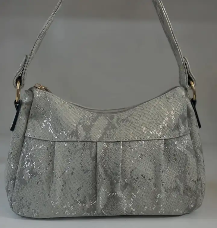 Türkmen fasonlar pombarh fasonlar Fasonlar 2025 fasonlar fason moda modalar Bezen bezen Türkmen fasonlar 2026 Türkmen fasonlar 2025 Türkmen fasonlar 2024 Türkmen fasonlar 2023 turkmenistan türkmenistan turkmen türkmen ashgabat  asgabat aşgabat balkan mary lebap dashoguz dasoguz daşoguz pombarh ponbarhat gulyupek gülýüpek stapel ştapel Gralan Çüýdeşen Abaýa Gadymy Krep Gurultaý 	Keteni Ýüpek Şifon Gipýur Lyon Welwet Atlas Kaşemir Streýç Suzana Ştapel Gülýüpek Pombarh Ýupka Gursakça Aksesuarlar Palto Penjek Okuw eşik Fata Sport eşik Uniforma Nakidka Öýme Şarf kompýuter ýaka ýaglyk Arenda köýnek 2nji el köýnek Taýyn köýnek Matalar Milli lybas milli lybaslar Toý köýnek Toý köýnekler toy koynek toy koynekler gundelik koynekler Gündelik	 
 köýnekler fata koynek Modern taze fason Eskiz koynektm turkmenkoynek türkmenkoynek fason moda moda fasonlar Iş eşik el iş	sada	ýakaly ýakasyz	keşdeli biserli	ýeňli giň nagyşly ýüregi açyk stoýka ýaka ýanly kombinasiýa 	zerli üsti aşak guşakly seçekli gysga ýeňli Gara, Çal, Altyn, Kümüş  Sumka