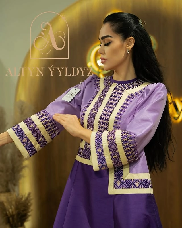 Türkmen fasonlar pombarh fasonlar Fasonlar 2025 fasonlar fason moda modalar Bezen bezen Türkmen fasonlar 2026 Türkmen fasonlar 2025 Türkmen fasonlar 2024 Türkmen fasonlar 2023 turkmenistan türkmenistan turkmen türkmen ashgabat  asgabat aşgabat balkan mary lebap dashoguz dasoguz daşoguz pombarh ponbarhat gulyupek gülýüpek stapel ştapel Gralan Çüýdeşen Abaýa Gadymy Krep Gurultaý 	Keteni Ýüpek Şifon Gipýur Lyon Welwet Atlas Kaşemir Streýç Suzana Ştapel Gülýüpek Pombarh Ýupka Gursakça Aksesuarlar Palto Penjek Okuw eşik Fata Sport eşik Uniforma Nakidka Öýme Şarf kompýuter ýaka ýaglyk Arenda köýnek 2nji el köýnek Taýyn köýnek Matalar Milli lybas milli lybaslar Toý köýnek Toý köýnekler toy koynek toy koynekler gundelik koynekler Gündelik	 
 köýnekler fata koynek Modern taze fason Eskiz koynektm turkmenkoynek türkmenkoynek fason moda moda fasonlar Iş eşik el iş	sada	ýakaly ýakasyz	keşdeli biserli	ýeňli giň nagyşly ýüregi açyk stoýka ýaka ýanly kombinasiýa 	zerli üsti aşak guşakly seçekli gysga ýeňli Keteni, Şantu Toý köýnek el iş, keşdeli, ýakaly, ýeňli, giň 17-25, 26-35 #4B2C75 yaz, guyz