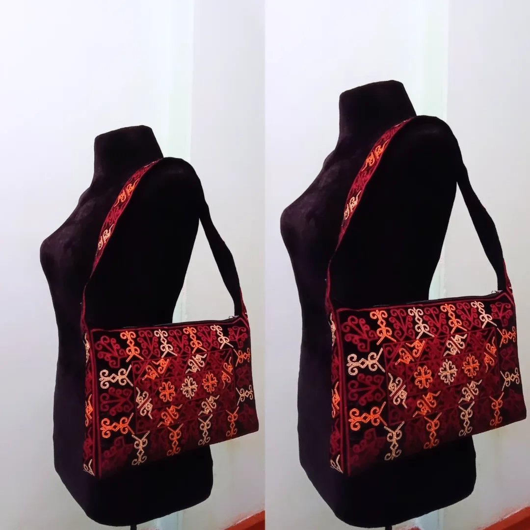 Türkmen fasonlar pombarh fasonlar Fasonlar 2025 fasonlar fason moda modalar Bezen bezen Türkmen fasonlar 2026 Türkmen fasonlar 2025 Türkmen fasonlar 2024 Türkmen fasonlar 2023 turkmenistan türkmenistan turkmen türkmen ashgabat  asgabat aşgabat balkan mary lebap dashoguz dasoguz daşoguz pombarh ponbarhat gulyupek gülýüpek stapel ştapel Gralan Çüýdeşen Abaýa Gadymy Krep Gurultaý 	Keteni Ýüpek Şifon Gipýur Lyon Welwet Atlas Kaşemir Streýç Suzana Ştapel Gülýüpek Pombarh Ýupka Gursakça Aksesuarlar Palto Penjek Okuw eşik Fata Sport eşik Uniforma Nakidka Öýme Şarf kompýuter ýaka ýaglyk Arenda köýnek 2nji el köýnek Taýyn köýnek Matalar Milli lybas milli lybaslar Toý köýnek Toý köýnekler toy koynek toy koynekler gundelik koynekler Gündelik	 
 köýnekler fata koynek Modern taze fason Eskiz koynektm turkmenkoynek türkmenkoynek fason moda moda fasonlar Iş eşik el iş	sada	ýakaly ýakasyz	keşdeli biserli	ýeňli giň nagyşly ýüregi açyk stoýka ýaka ýanly kombinasiýa 	zerli üsti aşak guşakly seçekli gysga ýeňli Panbarhat (Pombarh)  nagyşly  Gara, Ak, Gyzyl, Mämişi  Sumka