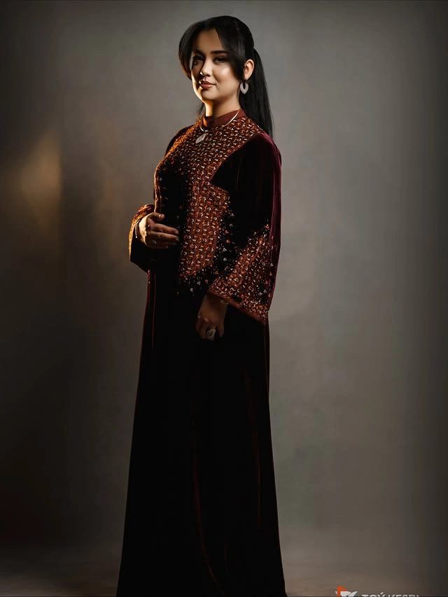 Türkmen fasonlar pombarh fasonlar Fasonlar 2025 fasonlar fason moda modalar Bezen bezen Türkmen fasonlar 2026 Türkmen fasonlar 2025 Türkmen fasonlar 2024 Türkmen fasonlar 2023 turkmenistan türkmenistan turkmen türkmen ashgabat  asgabat aşgabat balkan mary lebap dashoguz dasoguz daşoguz pombarh ponbarhat gulyupek gülýüpek stapel ştapel Gralan Çüýdeşen Abaýa Gadymy Krep Gurultaý 	Keteni Ýüpek Şifon Gipýur Lyon Welwet Atlas Kaşemir Streýç Suzana Ştapel Gülýüpek Pombarh Ýupka Gursakça Aksesuarlar Palto Penjek Okuw eşik Fata Sport eşik Uniforma Nakidka Öýme Şarf kompýuter ýaka ýaglyk Arenda köýnek 2nji el köýnek Taýyn köýnek Matalar Milli lybas milli lybaslar Toý köýnek Toý köýnekler toy koynek toy koynekler gundelik koynekler Gündelik	 
 köýnekler fata koynek Modern taze fason Eskiz koynektm turkmenkoynek türkmenkoynek fason moda moda fasonlar Iş eşik el iş	sada	ýakaly ýakasyz	keşdeli biserli	ýeňli giň nagyşly ýüregi açyk stoýka ýaka ýanly kombinasiýa 	zerli üsti aşak guşakly seçekli gysga ýeňli 