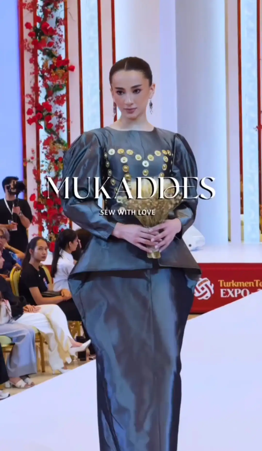 Türkmen fasonlar pombarh fasonlar Fasonlar 2025 fasonlar fason moda modalar Bezen bezen Türkmen fasonlar 2026 Türkmen fasonlar 2025 Türkmen fasonlar 2024 Türkmen fasonlar 2023 turkmenistan türkmenistan turkmen türkmen ashgabat  asgabat aşgabat balkan mary lebap dashoguz dasoguz daşoguz pombarh ponbarhat gulyupek gülýüpek stapel ştapel Gralan Çüýdeşen Abaýa Gadymy Krep Gurultaý 	Keteni Ýüpek Şifon Gipýur Lyon Welwet Atlas Kaşemir Streýç Suzana Ştapel Gülýüpek Pombarh Ýupka Gursakça Aksesuarlar Palto Penjek Okuw eşik Fata Sport eşik Uniforma Nakidka Öýme Şarf kompýuter ýaka ýaglyk Arenda köýnek 2nji el köýnek Taýyn köýnek Matalar Milli lybas milli lybaslar Toý köýnek Toý köýnekler toy koynek toy koynekler gundelik koynekler Gündelik	 
 köýnekler fata koynek Modern taze fason Eskiz koynektm turkmenkoynek türkmenkoynek fason moda moda fasonlar Iş eşik el iş	sada	ýakaly ýakasyz	keşdeli biserli	ýeňli giň nagyşly ýüregi açyk stoýka ýaka ýanly kombinasiýa 	zerli üsti aşak guşakly seçekli gysga ýeňli Modern TürkmenTextile Expo 2025 17-25, 26-35 Wizon yaz, guyz