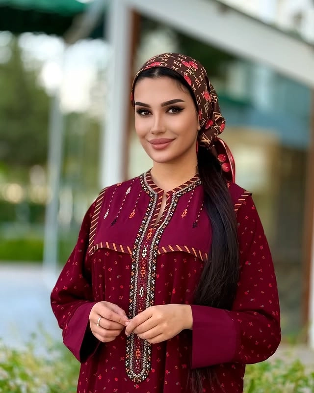 Türkmen fasonlar pombarh fasonlar Fasonlar 2025 fasonlar fason moda modalar Bezen bezen Türkmen fasonlar 2026 Türkmen fasonlar 2025 Türkmen fasonlar 2024 Türkmen fasonlar 2023 turkmenistan türkmenistan turkmen türkmen ashgabat  asgabat aşgabat balkan mary lebap dashoguz dasoguz daşoguz pombarh ponbarhat gulyupek gülýüpek stapel ştapel Gralan Çüýdeşen Abaýa Gadymy Krep Gurultaý 	Keteni Ýüpek Şifon Gipýur Lyon Welwet Atlas Kaşemir Streýç Suzana Ştapel Gülýüpek Pombarh Ýupka Gursakça Aksesuarlar Palto Penjek Okuw eşik Fata Sport eşik Uniforma Nakidka Öýme Şarf kompýuter ýaka ýaglyk Arenda köýnek 2nji el köýnek Taýyn köýnek Matalar Milli lybas milli lybaslar Toý köýnek Toý köýnekler toy koynek toy koynekler gundelik koynekler Gündelik	 
 köýnekler fata koynek Modern taze fason Eskiz koynektm turkmenkoynek türkmenkoynek fason moda moda fasonlar Iş eşik el iş	sada	ýakaly ýakasyz	keşdeli biserli	ýeňli giň nagyşly ýüregi açyk stoýka ýaka ýanly kombinasiýa 	zerli üsti aşak guşakly seçekli gysga ýeňli Goýy-gyzyl, #4B2C75