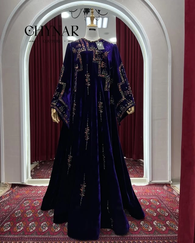 Türkmen fasonlar pombarh fasonlar Fasonlar 2025 fasonlar fason moda modalar Bezen bezen Türkmen fasonlar 2026 Türkmen fasonlar 2025 Türkmen fasonlar 2024 Türkmen fasonlar 2023 turkmenistan türkmenistan turkmen türkmen ashgabat  asgabat aşgabat balkan mary lebap dashoguz dasoguz daşoguz pombarh ponbarhat gulyupek gülýüpek stapel ştapel Gralan Çüýdeşen Abaýa Gadymy Krep Gurultaý 	Keteni Ýüpek Şifon Gipýur Lyon Welwet Atlas Kaşemir Streýç Suzana Ştapel Gülýüpek Pombarh Ýupka Gursakça Aksesuarlar Palto Penjek Okuw eşik Fata Sport eşik Uniforma Nakidka Öýme Şarf kompýuter ýaka ýaglyk Arenda köýnek 2nji el köýnek Taýyn köýnek Matalar Milli lybas milli lybaslar Toý köýnek Toý köýnekler toy koynek toy koynekler gundelik koynekler Gündelik	 
 köýnekler fata koynek Modern taze fason Eskiz koynektm turkmenkoynek türkmenkoynek fason moda moda fasonlar Iş eşik el iş	sada	ýakaly ýakasyz	keşdeli biserli	ýeňli giň nagyşly ýüregi açyk stoýka ýaka ýanly kombinasiýa 	zerli üsti aşak guşakly seçekli gysga ýeňli Panbarhat (Pombarh) Toý köýnek el iş, keşdeli, ýakasyz, biserli, ýanly, ýeňli, giň, nagyşly 26-35 Goýy-gök yaz, guyz, gysh