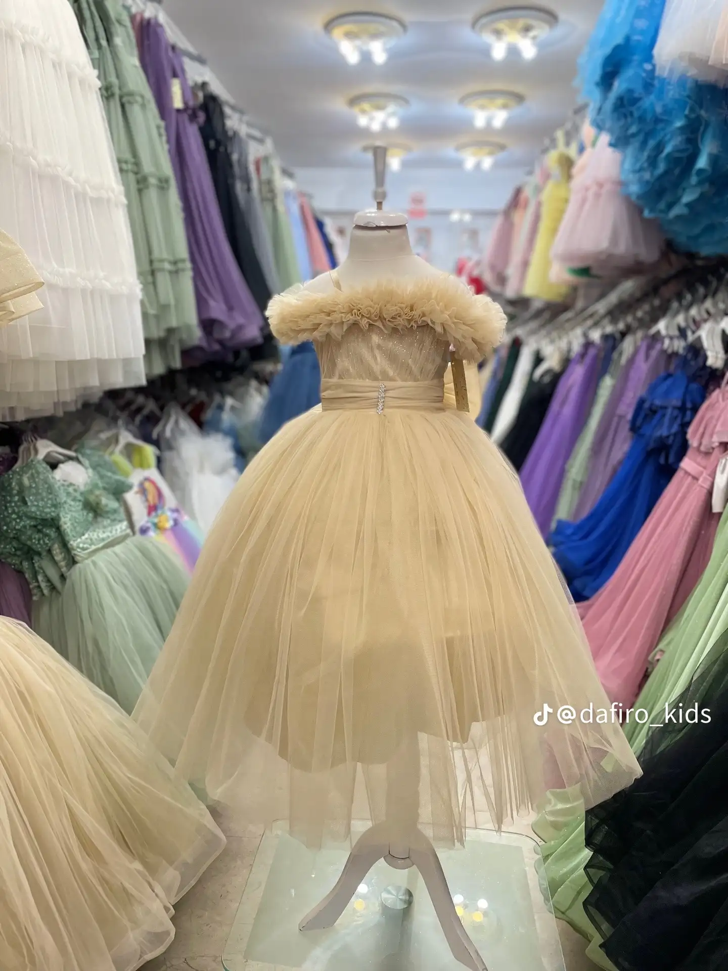 Türkmen fasonlar pombarh fasonlar Fasonlar 2025 fasonlar fason moda modalar Bezen bezen Türkmen fasonlar 2026 Türkmen fasonlar 2025 Türkmen fasonlar 2024 Türkmen fasonlar 2023 turkmenistan türkmenistan turkmen türkmen ashgabat  asgabat aşgabat balkan mary lebap dashoguz dasoguz daşoguz pombarh ponbarhat gulyupek gülýüpek stapel ştapel Gralan Çüýdeşen Abaýa Gadymy Krep Gurultaý 	Keteni Ýüpek Şifon Gipýur Lyon Welwet Atlas Kaşemir Streýç Suzana Ştapel Gülýüpek Pombarh Ýupka Gursakça Aksesuarlar Palto Penjek Okuw eşik Fata Sport eşik Uniforma Nakidka Öýme Şarf kompýuter ýaka ýaglyk Arenda köýnek 2nji el köýnek Taýyn köýnek Matalar Milli lybas milli lybaslar Toý köýnek Toý köýnekler toy koynek toy koynekler gundelik koynekler Gündelik	 
 köýnekler fata koynek Modern taze fason Eskiz koynektm turkmenkoynek türkmenkoynek fason moda moda fasonlar Iş eşik el iş	sada	ýakaly ýakasyz	keşdeli biserli	ýeňli giň nagyşly ýüregi açyk stoýka ýaka ýanly kombinasiýa 	zerli üsti aşak guşakly seçekli gysga ýeňli 