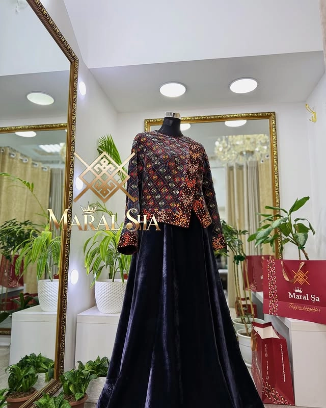 Türkmen fasonlar pombarh fasonlar Fasonlar 2025 fasonlar fason moda modalar Bezen bezen Türkmen fasonlar 2026 Türkmen fasonlar 2025 Türkmen fasonlar 2024 Türkmen fasonlar 2023 turkmenistan türkmenistan turkmen türkmen ashgabat  asgabat aşgabat balkan mary lebap dashoguz dasoguz daşoguz pombarh ponbarhat gulyupek gülýüpek stapel ştapel Gralan Çüýdeşen Abaýa Gadymy Krep Gurultaý 	Keteni Ýüpek Şifon Gipýur Lyon Welwet Atlas Kaşemir Streýç Suzana Ştapel Gülýüpek Pombarh Ýupka Gursakça Aksesuarlar Palto Penjek Okuw eşik Fata Sport eşik Uniforma Nakidka Öýme Şarf kompýuter ýaka ýaglyk Arenda köýnek 2nji el köýnek Taýyn köýnek Matalar Milli lybas milli lybaslar Toý köýnek Toý köýnekler toy koynek toy koynekler gundelik koynekler Gündelik	 
 köýnekler fata koynek Modern taze fason Eskiz koynektm turkmenkoynek türkmenkoynek fason moda moda fasonlar Iş eşik el iş	sada	ýakaly ýakasyz	keşdeli biserli	ýeňli giň nagyşly ýüregi açyk stoýka ýaka ýanly kombinasiýa 	zerli üsti aşak guşakly seçekli gysga ýeňli 