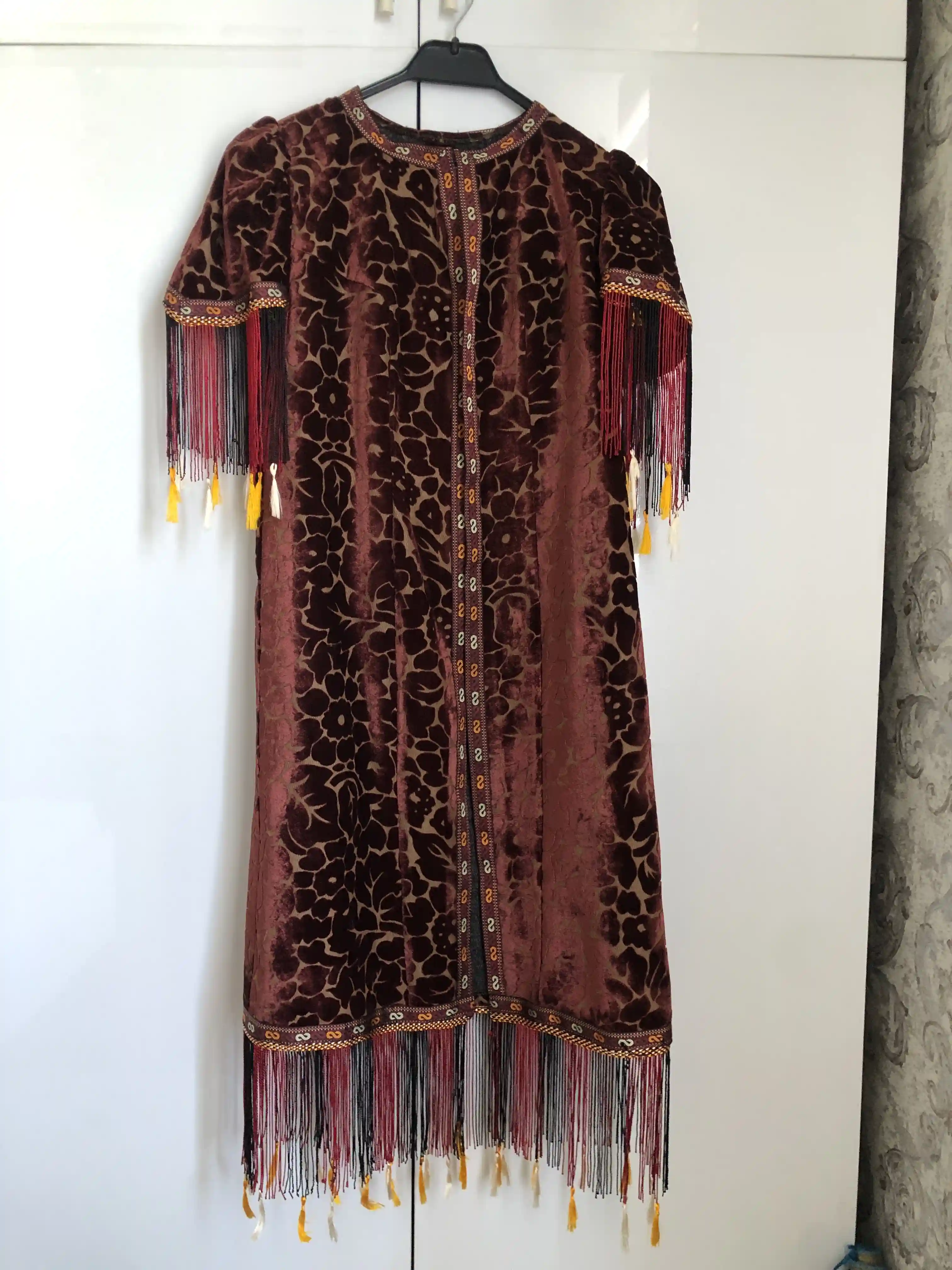 Türkmen fasonlar pombarh fasonlar Fasonlar 2025 fasonlar fason moda modalar Bezen bezen Türkmen fasonlar 2026 Türkmen fasonlar 2025 Türkmen fasonlar 2024 Türkmen fasonlar 2023 turkmenistan türkmenistan turkmen türkmen ashgabat  asgabat aşgabat balkan mary lebap dashoguz dasoguz daşoguz pombarh ponbarhat gulyupek gülýüpek stapel ştapel Gralan Çüýdeşen Abaýa Gadymy Krep Gurultaý 	Keteni Ýüpek Şifon Gipýur Lyon Welwet Atlas Kaşemir Streýç Suzana Ştapel Gülýüpek Pombarh Ýupka Gursakça Aksesuarlar Palto Penjek Okuw eşik Fata Sport eşik Uniforma Nakidka Öýme Şarf kompýuter ýaka ýaglyk Arenda köýnek 2nji el köýnek Taýyn köýnek Matalar Milli lybas milli lybaslar Toý köýnek Toý köýnekler toy koynek toy koynekler gundelik koynekler Gündelik	 
 köýnekler fata koynek Modern taze fason Eskiz koynektm turkmenkoynek türkmenkoynek fason moda moda fasonlar Iş eşik el iş	sada	ýakaly ýakasyz	keşdeli biserli	ýeňli giň nagyşly ýüregi açyk stoýka ýaka ýanly kombinasiýa 	zerli üsti aşak guşakly seçekli gysga ýeňli Milli lybas el iş, ýakasyz, gysga ýeňli, giň, seçekli 17-25, 26-35 Goýy-gyzyl yaz, tomus, guyz, gysh 2nji el