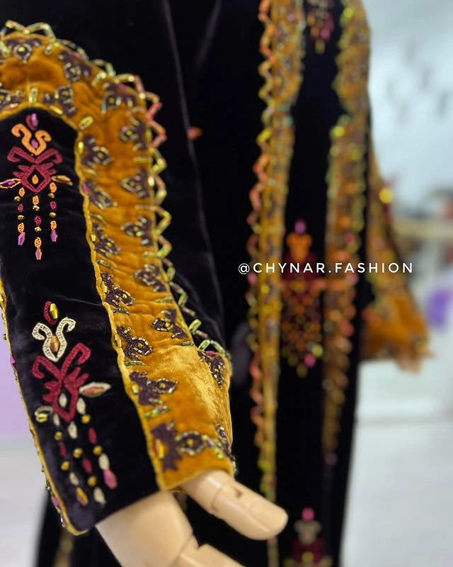 Türkmen fasonlar pombarh fasonlar Fasonlar 2025 fasonlar fason moda modalar Bezen bezen Türkmen fasonlar 2026 Türkmen fasonlar 2025 Türkmen fasonlar 2024 Türkmen fasonlar 2023 turkmenistan türkmenistan turkmen türkmen ashgabat  asgabat aşgabat balkan mary lebap dashoguz dasoguz daşoguz pombarh ponbarhat gulyupek gülýüpek stapel ştapel Gralan Çüýdeşen Abaýa Gadymy Krep Gurultaý 	Keteni Ýüpek Şifon Gipýur Lyon Welwet Atlas Kaşemir Streýç Suzana Ştapel Gülýüpek Pombarh Ýupka Gursakça Aksesuarlar Palto Penjek Okuw eşik Fata Sport eşik Uniforma Nakidka Öýme Şarf kompýuter ýaka ýaglyk Arenda köýnek 2nji el köýnek Taýyn köýnek Matalar Milli lybas milli lybaslar Toý köýnek Toý köýnekler toy koynek toy koynekler gundelik koynekler Gündelik	 
 köýnekler fata koynek Modern taze fason Eskiz koynektm turkmenkoynek türkmenkoynek fason moda moda fasonlar Iş eşik el iş	sada	ýakaly ýakasyz	keşdeli biserli	ýeňli giň nagyşly ýüregi açyk stoýka ýaka ýanly kombinasiýa 	zerli üsti aşak guşakly seçekli gysga ýeňli Panbarhat (Pombarh) Toý köýnek el iş, keşdeli, ýakasyz, biserli, ýanly, ýeňli, giň, nagyşly 26-35, 35+ Gara yaz, gysh