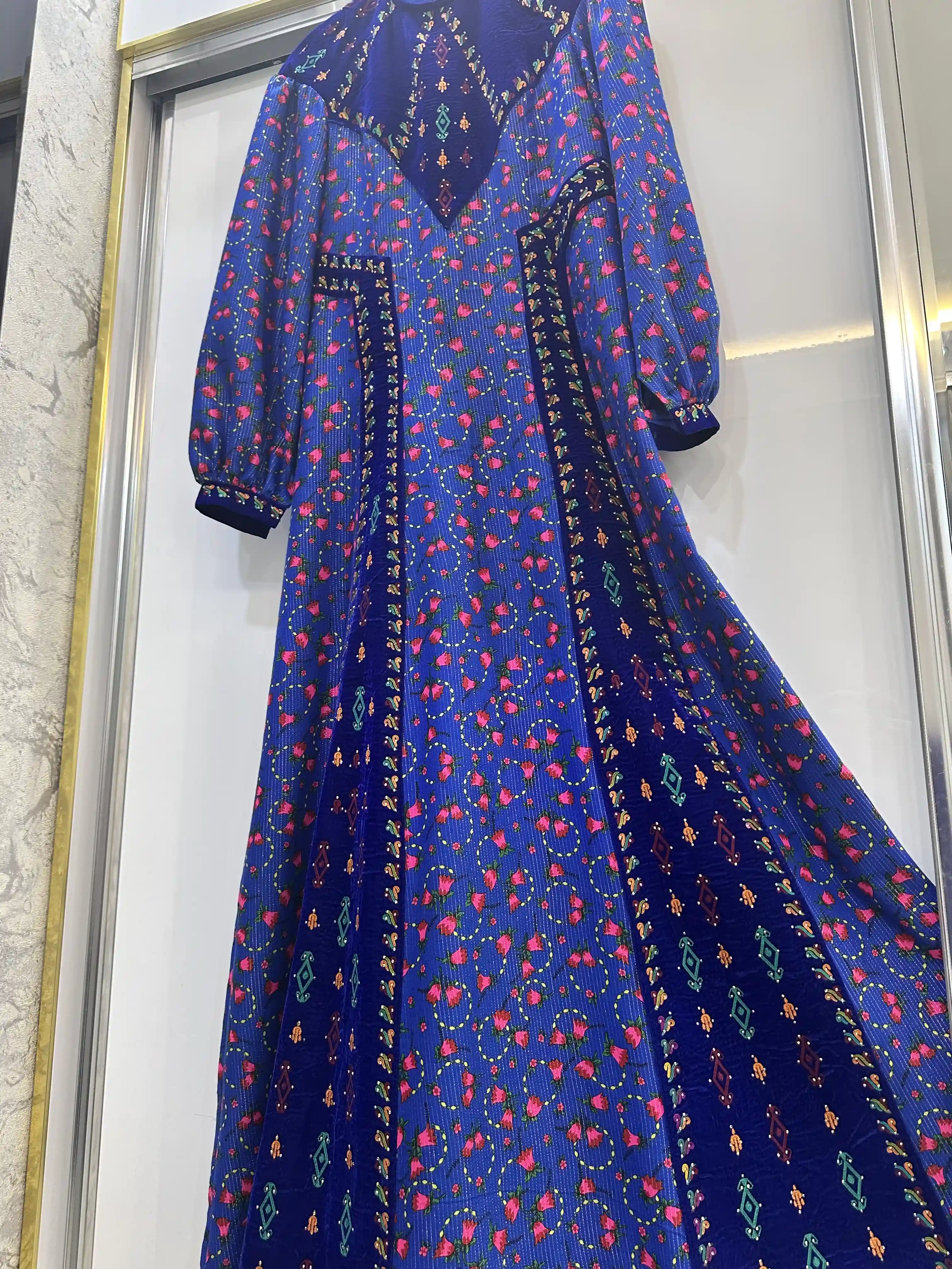 Türkmen fasonlar pombarh fasonlar Fasonlar 2025 fasonlar fason moda modalar Bezen bezen Türkmen fasonlar 2026 Türkmen fasonlar 2025 Türkmen fasonlar 2024 Türkmen fasonlar 2023 turkmenistan türkmenistan turkmen türkmen ashgabat  asgabat aşgabat balkan mary lebap dashoguz dasoguz daşoguz pombarh ponbarhat gulyupek gülýüpek stapel ştapel Gralan Çüýdeşen Abaýa Gadymy Krep Gurultaý 	Keteni Ýüpek Şifon Gipýur Lyon Welwet Atlas Kaşemir Streýç Suzana Ştapel Gülýüpek Pombarh Ýupka Gursakça Aksesuarlar Palto Penjek Okuw eşik Fata Sport eşik Uniforma Nakidka Öýme Şarf kompýuter ýaka ýaglyk Arenda köýnek 2nji el köýnek Taýyn köýnek Matalar Milli lybas milli lybaslar Toý köýnek Toý köýnekler toy koynek toy koynekler gundelik koynekler Gündelik	 
 köýnekler fata koynek Modern taze fason Eskiz koynektm turkmenkoynek türkmenkoynek fason moda moda fasonlar Iş eşik el iş	sada	ýakaly ýakasyz	keşdeli biserli	ýeňli giň nagyşly ýüregi açyk stoýka ýaka ýanly kombinasiýa 	zerli üsti aşak guşakly seçekli gysga ýeňli Ýüň Toý köýnek el iş, keşdeli, ýakasyz, ýeňli, giň, kombinasiýa, nagyşly 17-25, 26-35 Benewşe, Goýy-gök yaz, tomus, guyz 2nji el