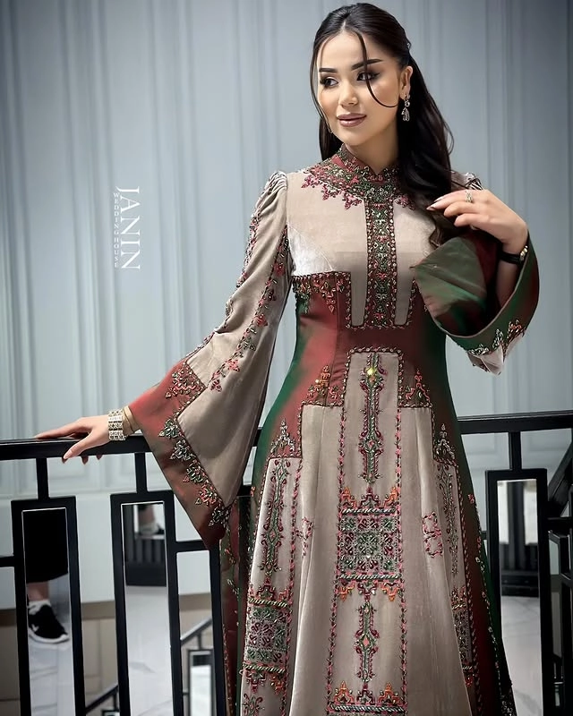 Türkmen fasonlar pombarh fasonlar Fasonlar 2025 fasonlar fason moda modalar Bezen bezen Türkmen fasonlar 2026 Türkmen fasonlar 2025 Türkmen fasonlar 2024 Türkmen fasonlar 2023 turkmenistan türkmenistan turkmen türkmen ashgabat  asgabat aşgabat balkan mary lebap dashoguz dasoguz daşoguz pombarh ponbarhat gulyupek gülýüpek stapel ştapel Gralan Çüýdeşen Abaýa Gadymy Krep Gurultaý 	Keteni Ýüpek Şifon Gipýur Lyon Welwet Atlas Kaşemir Streýç Suzana Ştapel Gülýüpek Pombarh Ýupka Gursakça Aksesuarlar Palto Penjek Okuw eşik Fata Sport eşik Uniforma Nakidka Öýme Şarf kompýuter ýaka ýaglyk Arenda köýnek 2nji el köýnek Taýyn köýnek Matalar Milli lybas milli lybaslar Toý köýnek Toý köýnekler toy koynek toy koynekler gundelik koynekler Gündelik	 
 köýnekler fata koynek Modern taze fason Eskiz koynektm turkmenkoynek türkmenkoynek fason moda moda fasonlar Iş eşik el iş	sada	ýakaly ýakasyz	keşdeli biserli	ýeňli giň nagyşly ýüregi açyk stoýka ýaka ýanly kombinasiýa 	zerli üsti aşak guşakly seçekli gysga ýeňli Toý köýnek el iş, keşdeli, ýakaly, biserli, ýeňli, kombinasiýa 17-25, 26-35 Bežewyý, Goýy-gyzyl