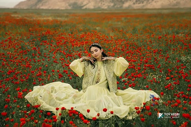 Türkmen fasonlar pombarh fasonlar Fasonlar 2025 fasonlar fason moda modalar Bezen bezen Türkmen fasonlar 2026 Türkmen fasonlar 2025 Türkmen fasonlar 2024 Türkmen fasonlar 2023 turkmenistan türkmenistan turkmen türkmen ashgabat  asgabat aşgabat balkan mary lebap dashoguz dasoguz daşoguz pombarh ponbarhat gulyupek gülýüpek stapel ştapel Gralan Çüýdeşen Abaýa Gadymy Krep Gurultaý 	Keteni Ýüpek Şifon Gipýur Lyon Welwet Atlas Kaşemir Streýç Suzana Ştapel Gülýüpek Pombarh Ýupka Gursakça Aksesuarlar Palto Penjek Okuw eşik Fata Sport eşik Uniforma Nakidka Öýme Şarf kompýuter ýaka ýaglyk Arenda köýnek 2nji el köýnek Taýyn köýnek Matalar Milli lybas milli lybaslar Toý köýnek Toý köýnekler toy koynek toy koynekler gundelik koynekler Gündelik	 
 köýnekler fata koynek Modern taze fason Eskiz koynektm turkmenkoynek türkmenkoynek fason moda moda fasonlar Iş eşik el iş	sada	ýakaly ýakasyz	keşdeli biserli	ýeňli giň nagyşly ýüregi açyk stoýka ýaka ýanly kombinasiýa 	zerli üsti aşak guşakly seçekli gysga ýeňli Şifon Toý köýnek ýakasyz, ýeňli, giň  Sary tomus, guyz