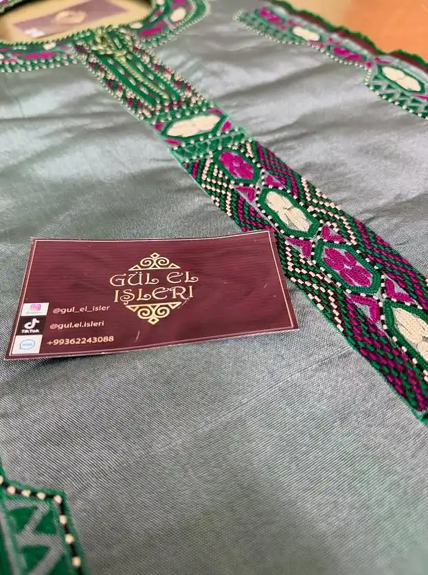 Türkmen fasonlar pombarh fasonlar Fasonlar 2025 fasonlar fason moda modalar Bezen bezen Türkmen fasonlar 2026 Türkmen fasonlar 2025 Türkmen fasonlar 2024 Türkmen fasonlar 2023 turkmenistan türkmenistan turkmen türkmen ashgabat  asgabat aşgabat balkan mary lebap dashoguz dasoguz daşoguz pombarh ponbarhat gulyupek gülýüpek stapel ştapel Gralan Çüýdeşen Abaýa Gadymy Krep Gurultaý 	Keteni Ýüpek Şifon Gipýur Lyon Welwet Atlas Kaşemir Streýç Suzana Ştapel Gülýüpek Pombarh Ýupka Gursakça Aksesuarlar Palto Penjek Okuw eşik Fata Sport eşik Uniforma Nakidka Öýme Şarf kompýuter ýaka ýaglyk Arenda köýnek 2nji el köýnek Taýyn köýnek Matalar Milli lybas milli lybaslar Toý köýnek Toý köýnekler toy koynek toy koynekler gundelik koynekler Gündelik	 
 köýnekler fata koynek Modern taze fason Eskiz koynektm turkmenkoynek türkmenkoynek fason moda moda fasonlar Iş eşik el iş	sada	ýakaly ýakasyz	keşdeli biserli	ýeňli giň nagyşly ýüregi açyk stoýka ýaka ýanly kombinasiýa 	zerli üsti aşak guşakly seçekli gysga ýeňli el iş, keşdeli, el ýaka, gaýma 12-16, 17-25, 26-35, 35+  yaz, tomus, guyz, gysh