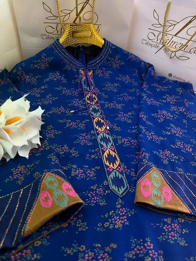 Türkmen fasonlar pombarh fasonlar Fasonlar 2025 fasonlar fason moda modalar Bezen bezen Türkmen fasonlar 2026 Türkmen fasonlar 2025 Türkmen fasonlar 2024 Türkmen fasonlar 2023 turkmenistan türkmenistan turkmen türkmen ashgabat  asgabat aşgabat balkan mary lebap dashoguz dasoguz daşoguz pombarh ponbarhat gulyupek gülýüpek stapel ştapel Gralan Çüýdeşen Abaýa Gadymy Krep Gurultaý 	Keteni Ýüpek Şifon Gipýur Lyon Welwet Atlas Kaşemir Streýç Suzana Ştapel Gülýüpek Pombarh Ýupka Gursakça Aksesuarlar Palto Penjek Okuw eşik Fata Sport eşik Uniforma Nakidka Öýme Şarf kompýuter ýaka ýaglyk Arenda köýnek 2nji el köýnek Taýyn köýnek Matalar Milli lybas milli lybaslar Toý köýnek Toý köýnekler toy koynek toy koynekler gundelik koynekler Gündelik	 
 köýnekler fata koynek Modern taze fason Eskiz koynektm turkmenkoynek türkmenkoynek fason moda moda fasonlar Iş eşik el iş	sada	ýakaly ýakasyz	keşdeli biserli	ýeňli giň nagyşly ýüregi açyk stoýka ýaka ýanly kombinasiýa 	zerli üsti aşak guşakly seçekli gysga ýeňli Ştapel Gündelik ýakaly, ýeňli, giň 12-16, 17-25, 26-35 Gyzyl, Goýy-gök, Goýy-goňur yaz, tomus, guyz, gysh